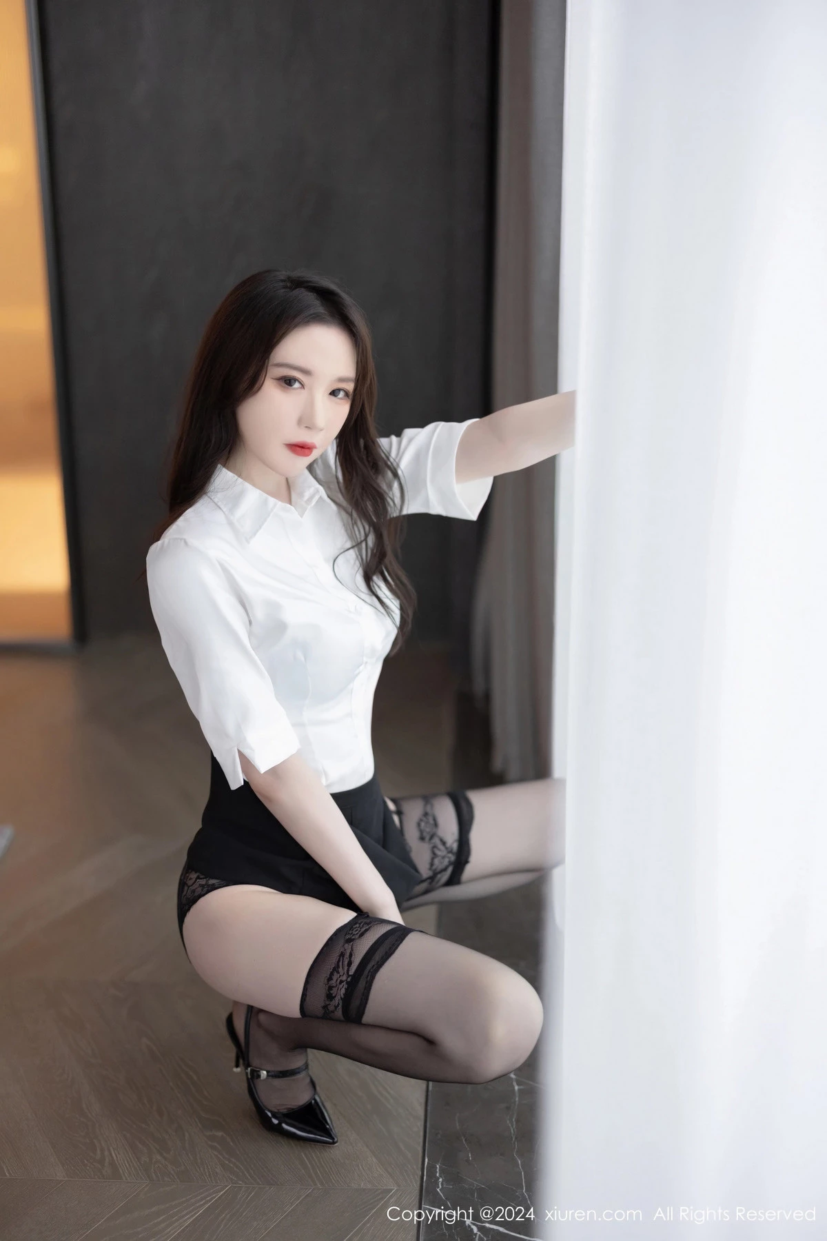 秀人集.com_[XiuRen秀人网]No.8545_模特梦心玥性感白T配黑短裙露黑丝吊袜秀高挑曼妙身姿诱惑写真83P