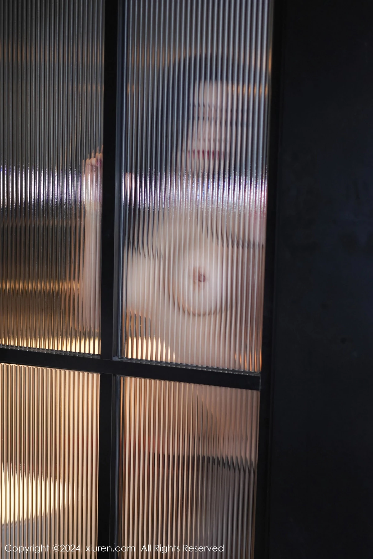 秀人集.com_[XiuRen秀人网]No.8543_模特心妍小公主性感紫灰色吊带短裙配黑丝袜秀丰满身材诱惑写真61P