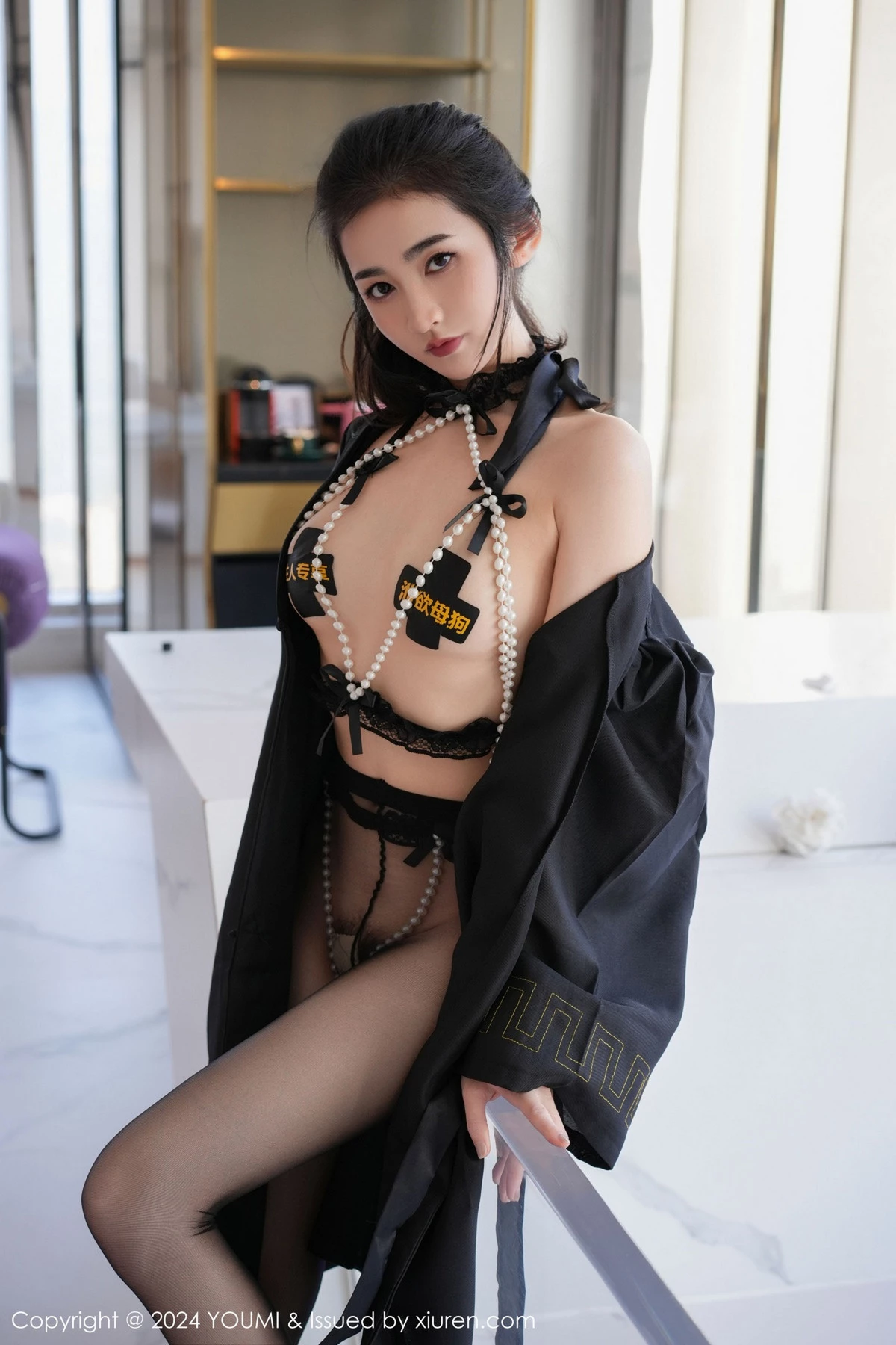 秀人集.com_[YouMi尤蜜荟]Vol.1064_模特鱼尾fish性感黑色风衣露黑色情趣服配超薄黑丝极致魅惑写真95P