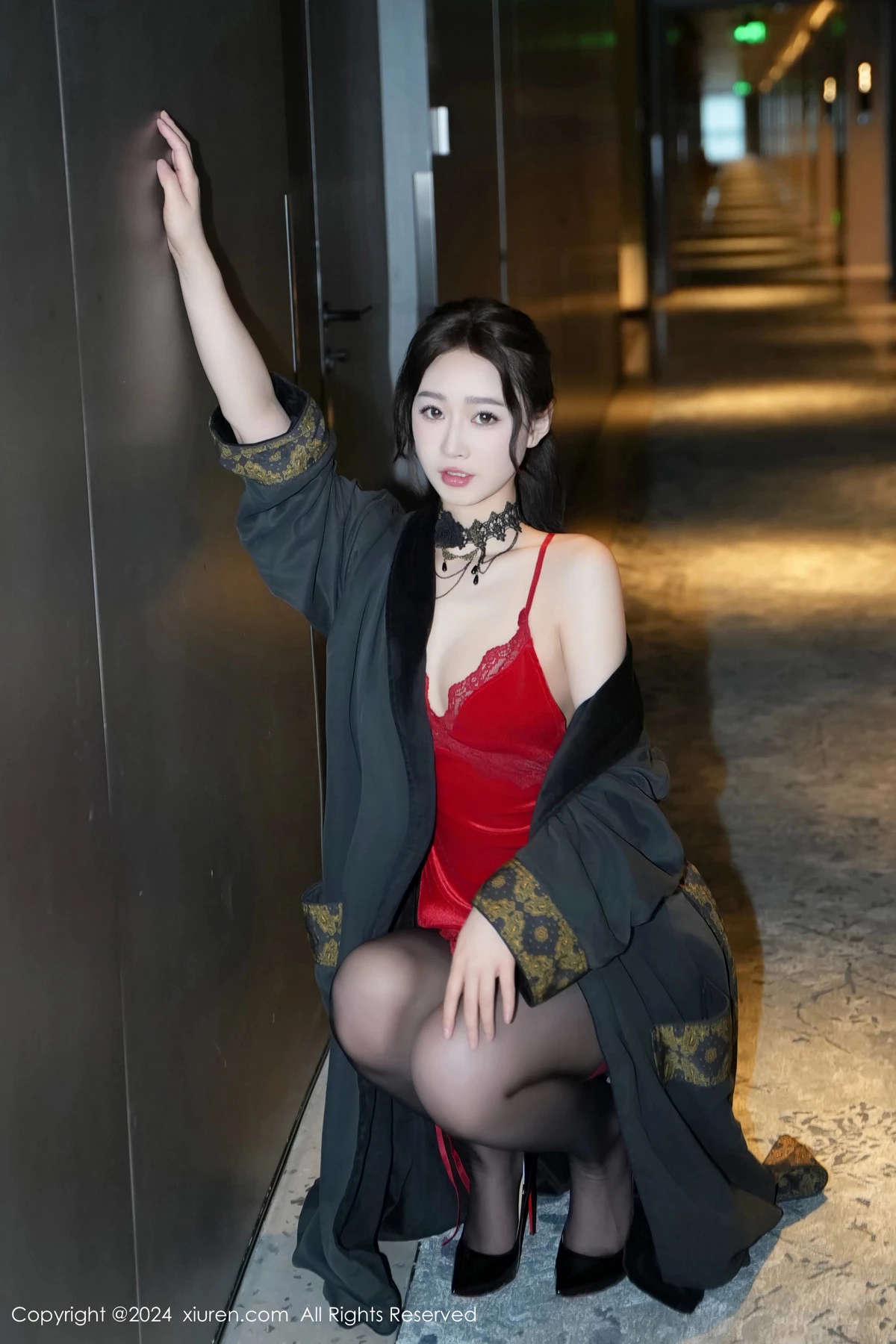 秀人集.com_[XiuRen秀人网]No.8547_模特软糖爱喝奶性感红色吊带短裙配黑丝吊袜秀曼妙身姿诱惑写真73P