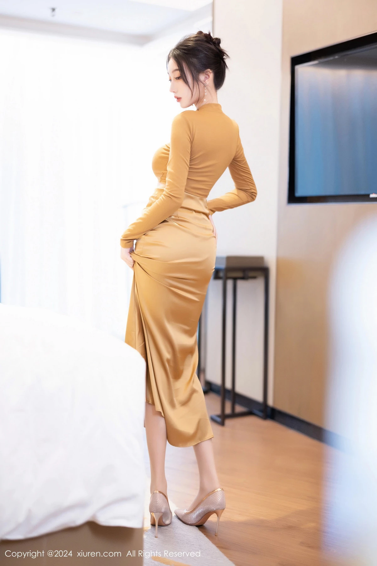 秀人集.com_[XiuRen秀人网]No.8574_模特玥儿玥性感黄色长裙配原色丝袜+黑色情趣内衣惹火诱惑写真81P