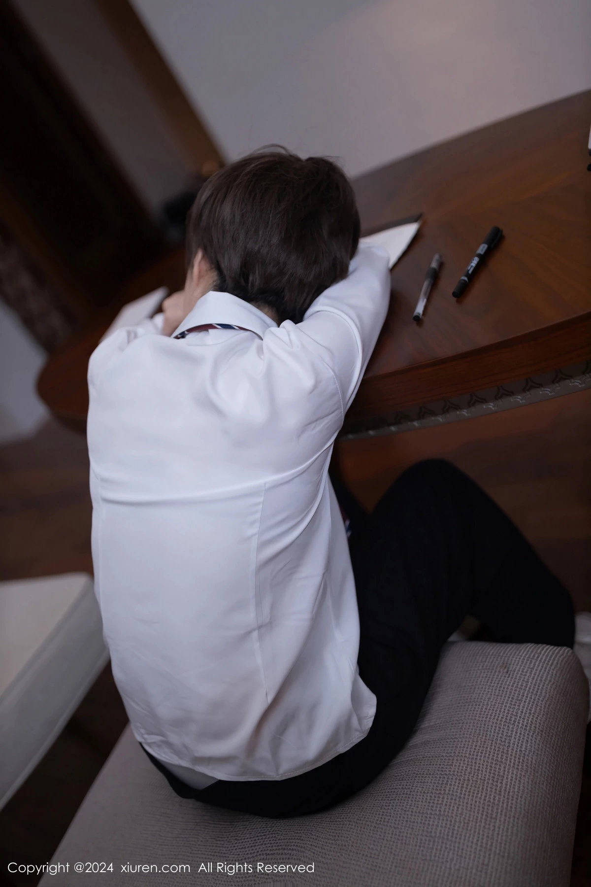 秀人集.com_[XiuRen秀人网]No.8579_模特杏子Yada性感灰色制服露黑色内衣配超薄肉丝迷人诱惑写真83P