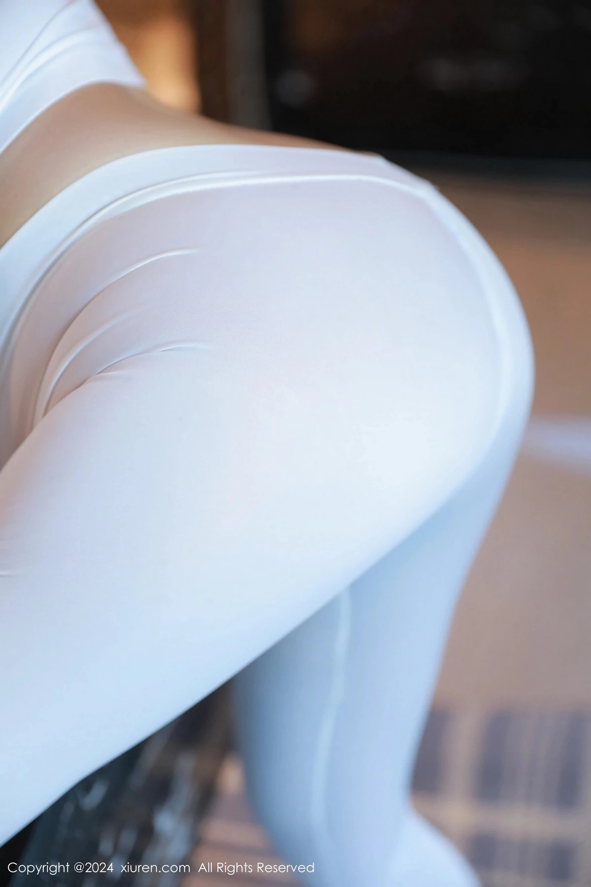 秀人集.com_[XiuRen秀人网]No.8575_模特金小依性感白色吊带上衣配紧身运动裤秀曼妙身姿诱惑写真75P