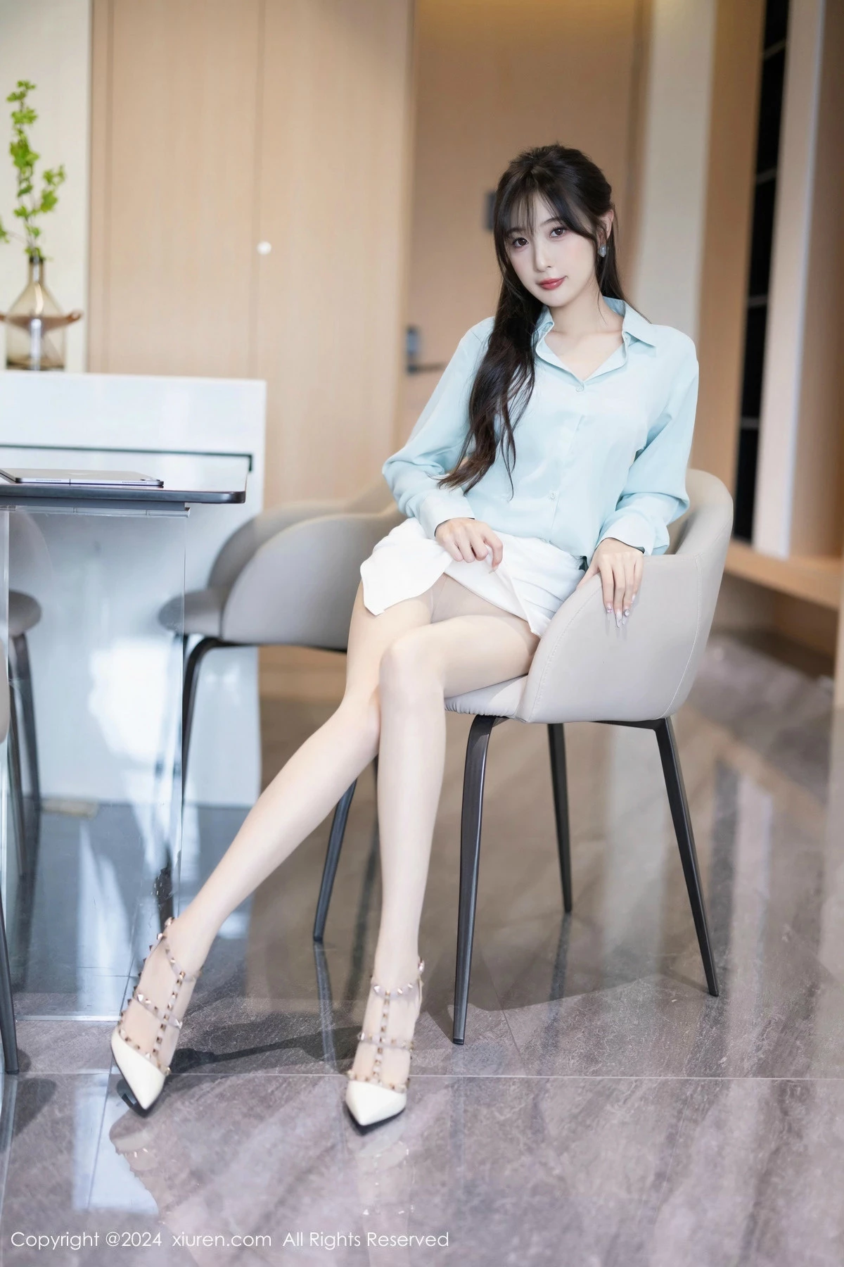 秀人集.com_[XiuRen秀人网]No.8589_模特林星阑性感浅绿衬衫配白短裙露超薄肉丝秀曼妙身姿诱惑写真86P