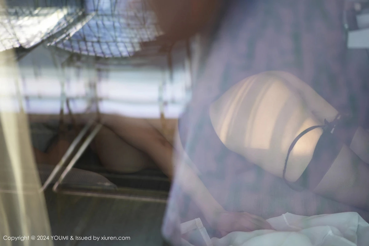 秀人集.com_[XiuRen秀人网]No.8584_新人模特美少女@性感浅蓝色T恤配短裙露黑丝袜秀美腿诱惑写真79P