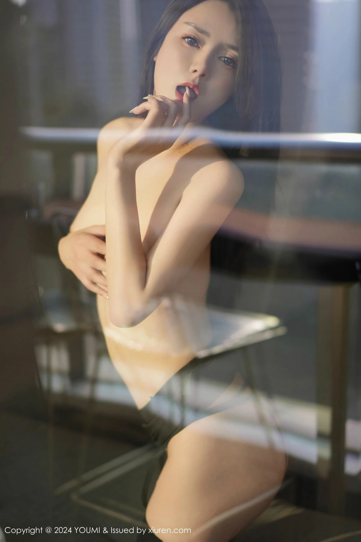 秀人集.com_[XiuRen秀人网]No.8584_新人模特美少女@性感浅蓝色T恤配短裙露黑丝袜秀美腿诱惑写真79P