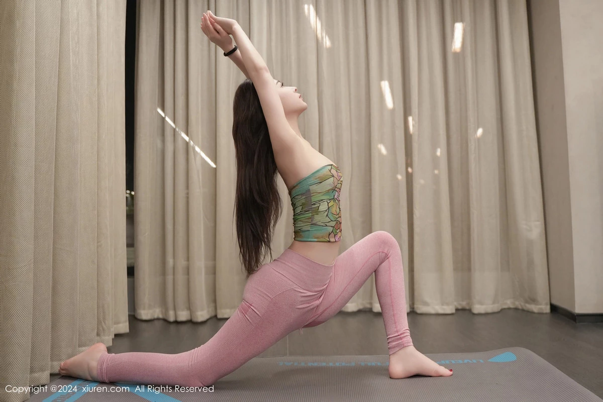 秀人集.com_[XiuRen秀人网]No.8585_模特软糖爱喝奶私房性感浅粉色瑜伽服饰紧身秀完美身材诱惑写真93P