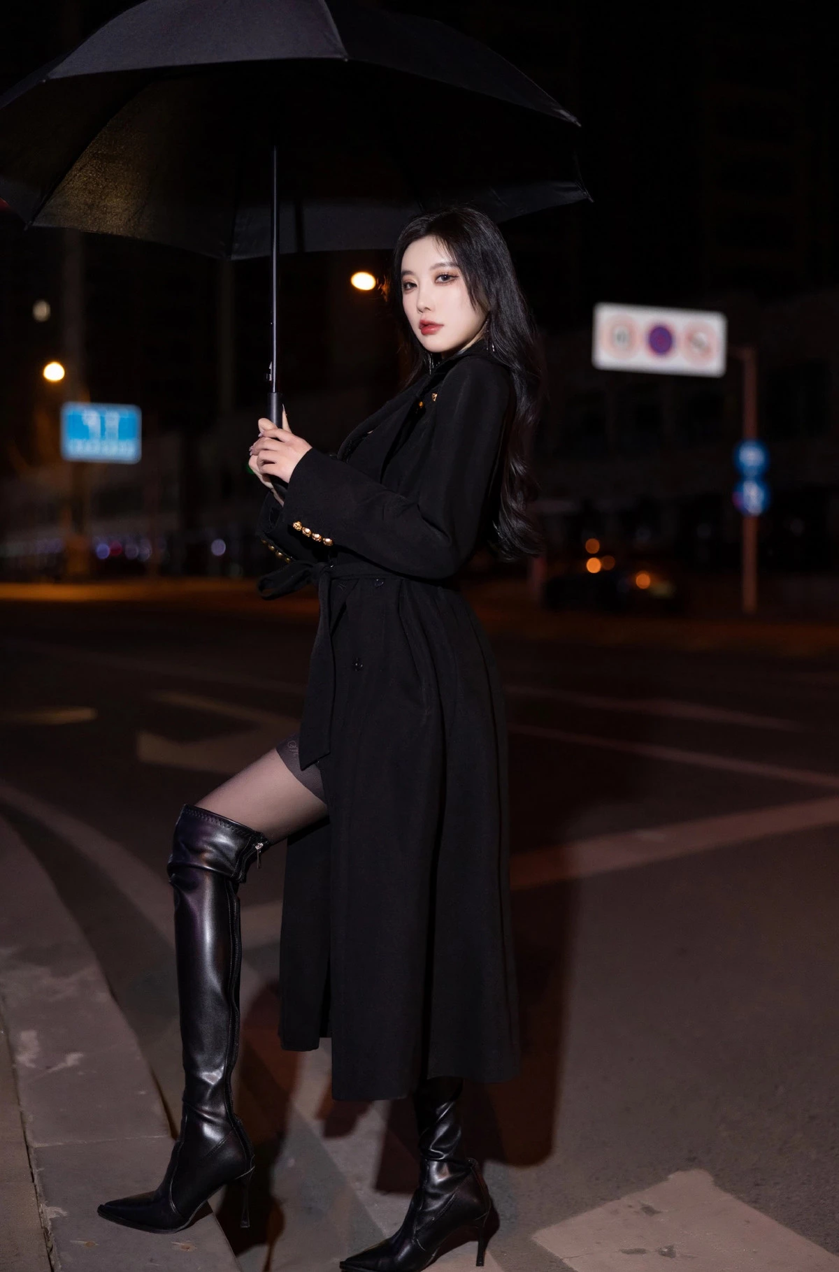 秀人集.com_[XiaoYu画语界]Vol.1241_女神杨晨晨Yome黑色外套露性感黑色皮质内衣秀丰腴身材诱惑写真85P