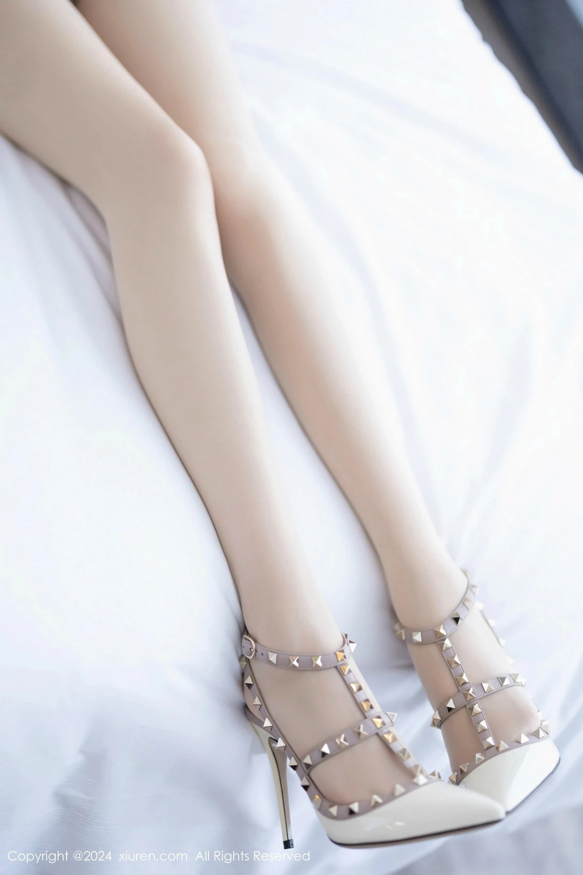 秀人集.com_[XiuRen秀人网]No.8589_模特林星阑性感浅绿衬衫配白短裙露超薄肉丝秀曼妙身姿诱惑写真86P