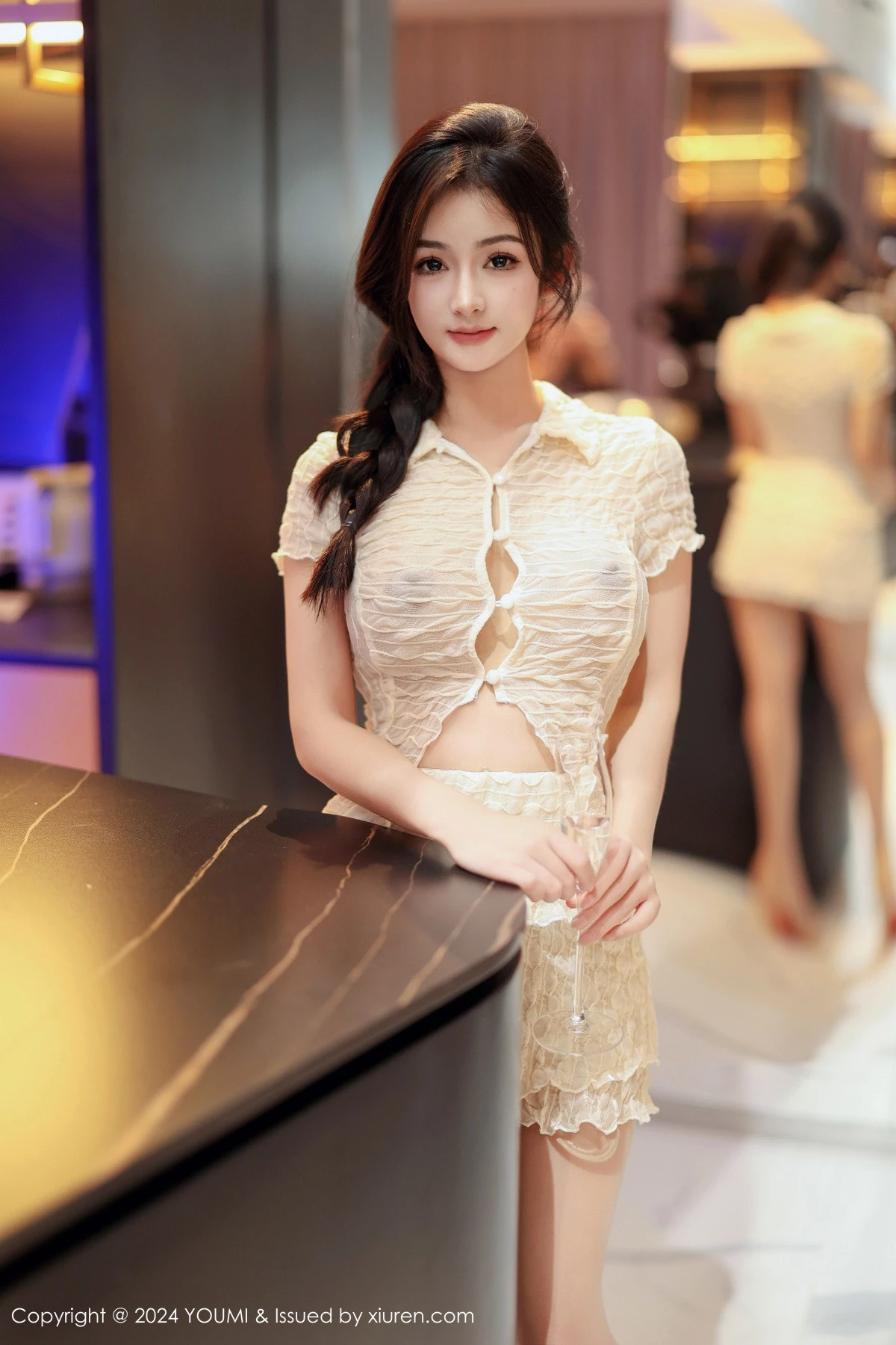 秀人集.com_[YouMi尤蜜荟]Vol.1067_模特谭小灵性感浅色轻透上衣配超薄肉丝秀丰腴有致身材诱惑写真82P