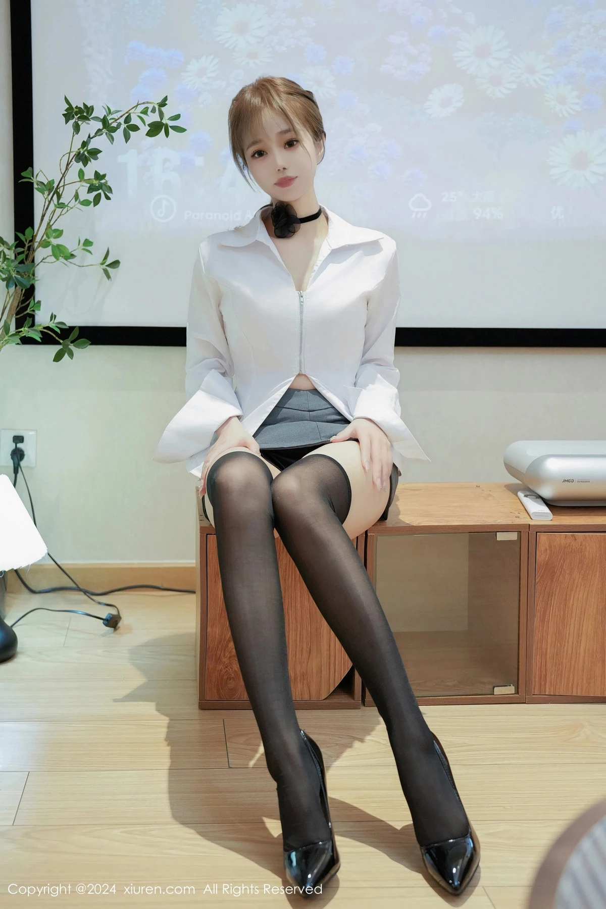 秀人集.com_[XiuRen秀人网]No.8609_新人模特甜白酱性感白T配灰短裙露白色内衣秀柔美身姿诱惑写真84P