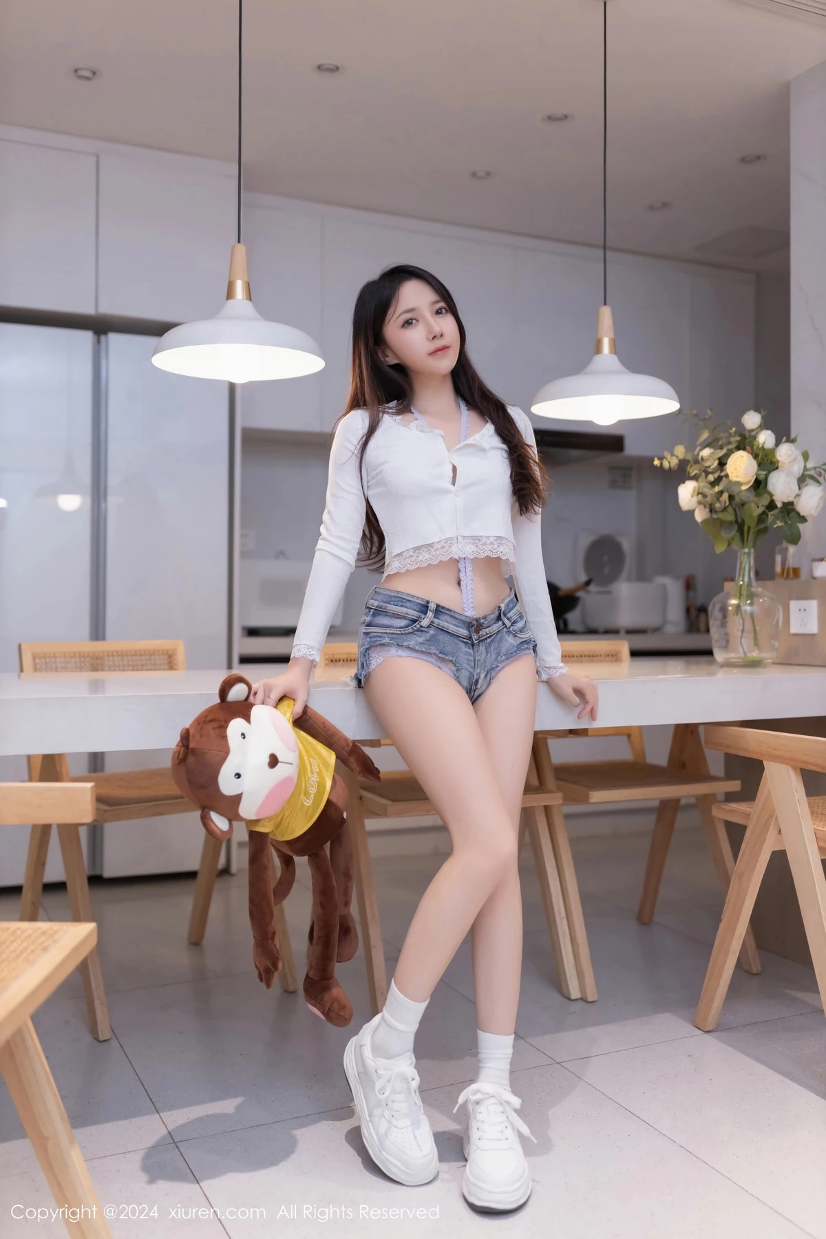 秀人集.com_[XiuRen秀人网]No.8639_模特鱼子酱Fish性感白色短T配紫色情趣内衣秀曼妙身姿诱惑写真80P