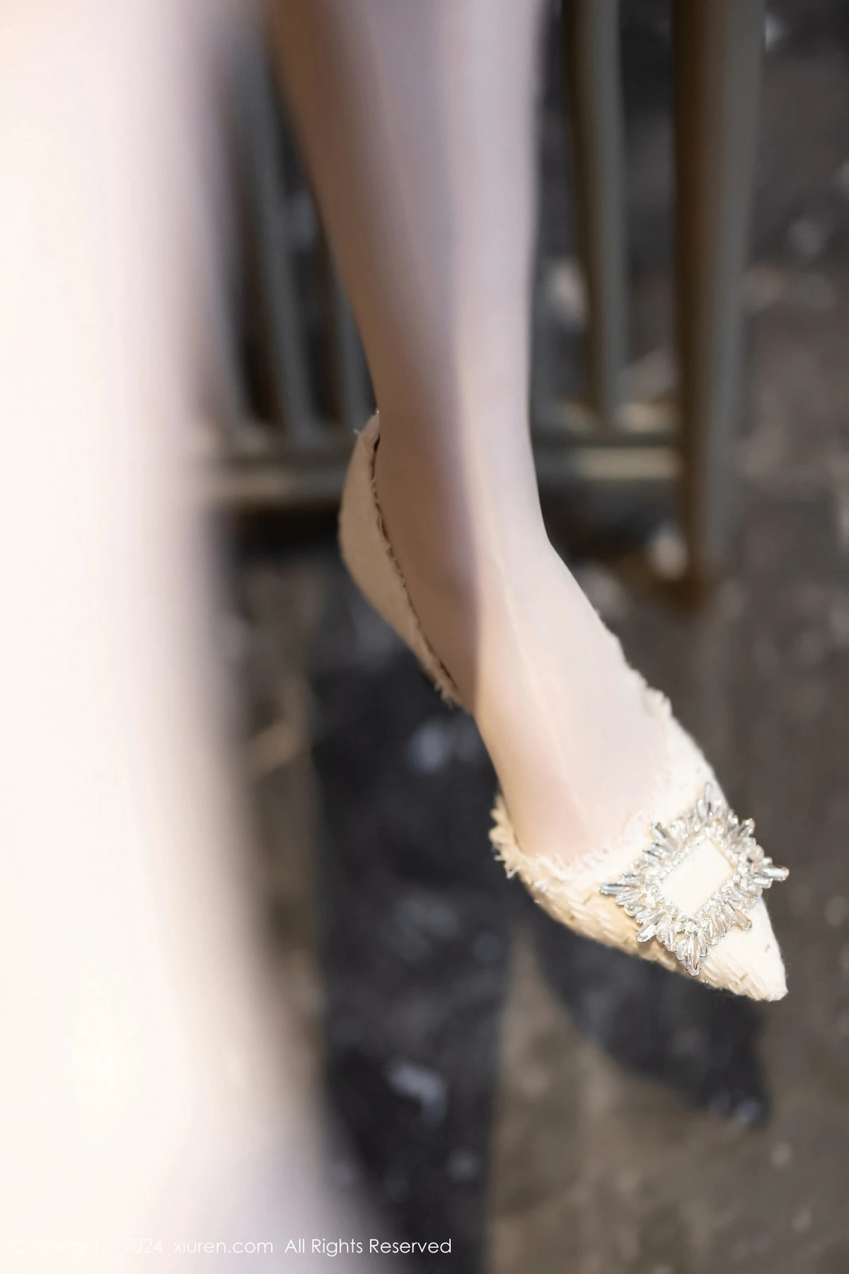 秀人集.com_[XiuRen秀人网]No.8643_模特梦心玥性感浅蓝色连衣短裙配闪亮白丝秀高挑身材诱惑写真91P