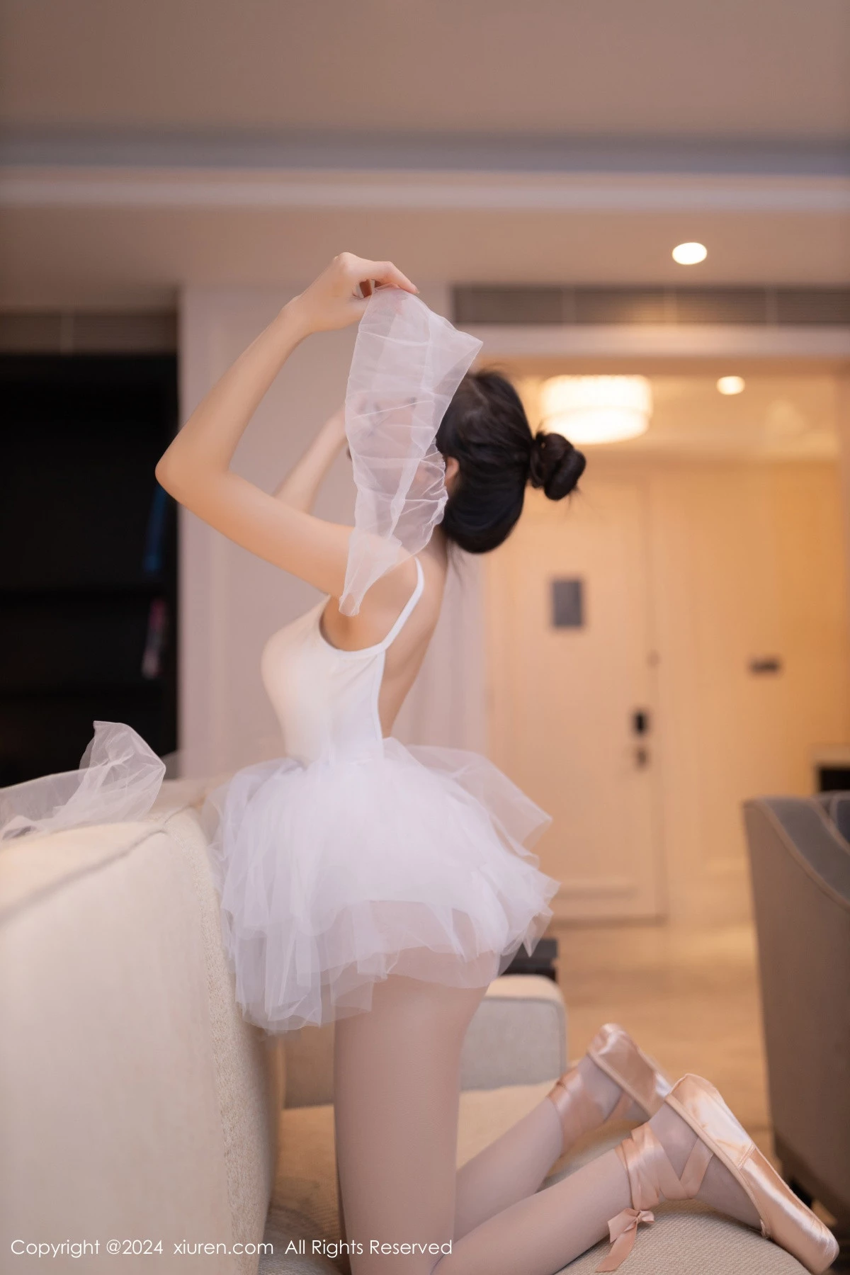 秀人集.com_[XiuRen秀人网]No.8657_模特鱼尾fish私房性感白色芭蕾短裙配白丝袜秀美腿玉足迷人写真80P