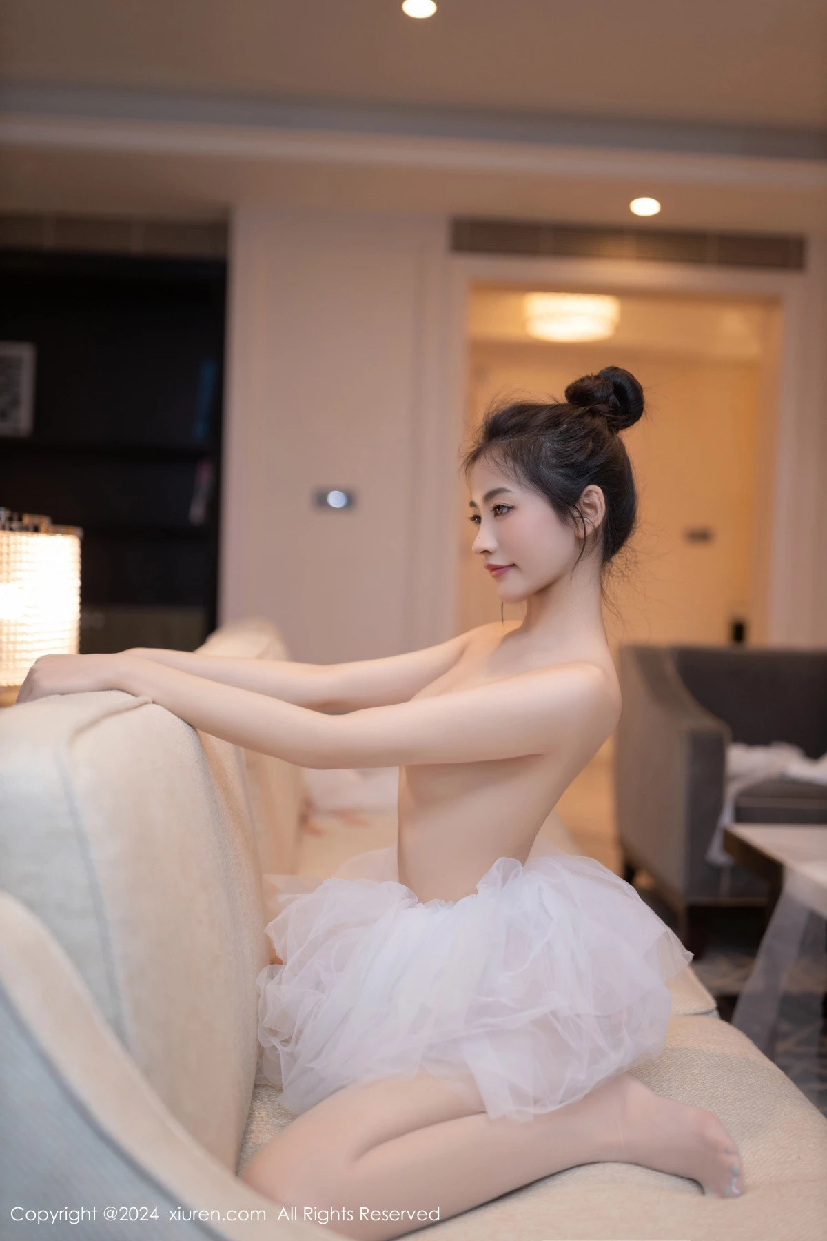 秀人集.com_[XiuRen秀人网]No.8657_模特鱼尾fish私房性感白色芭蕾短裙配白丝袜秀美腿玉足迷人写真80P