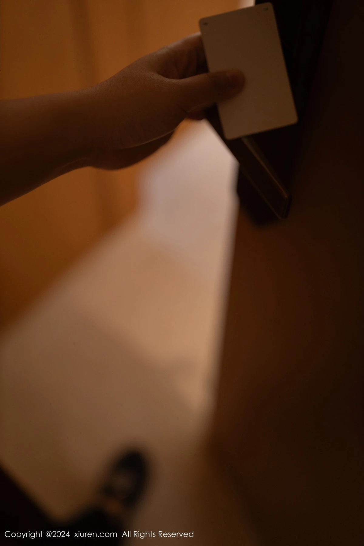 秀人集.com_[XiuRen秀人网]No.8672_模特幼幼性感粉色上衣配蓝色牛仔裤半脱秀翘臀美腿撩人诱惑写真80P