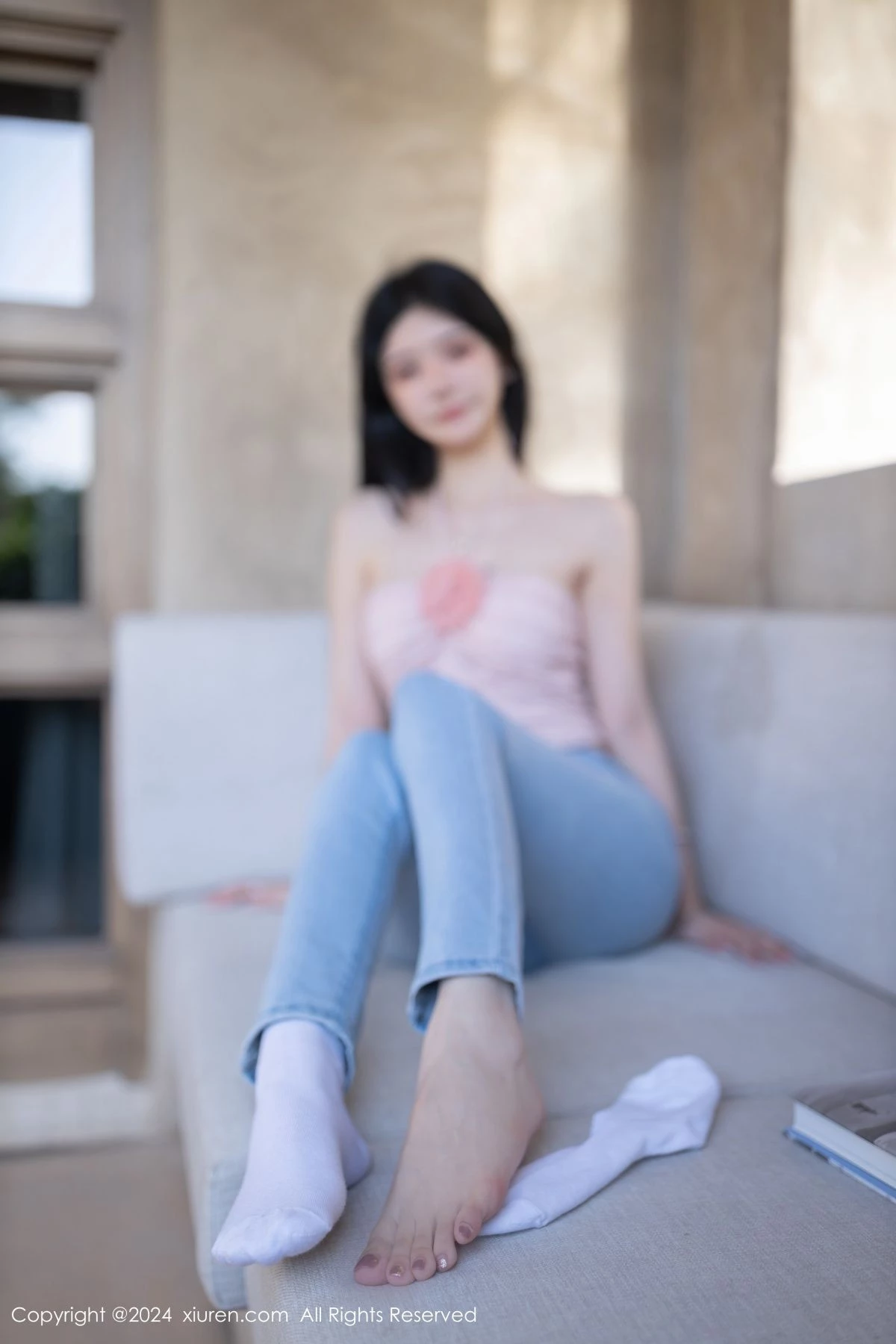 秀人集.com_[XiuRen秀人网]No.8672_模特幼幼性感粉色上衣配蓝色牛仔裤半脱秀翘臀美腿撩人诱惑写真80P