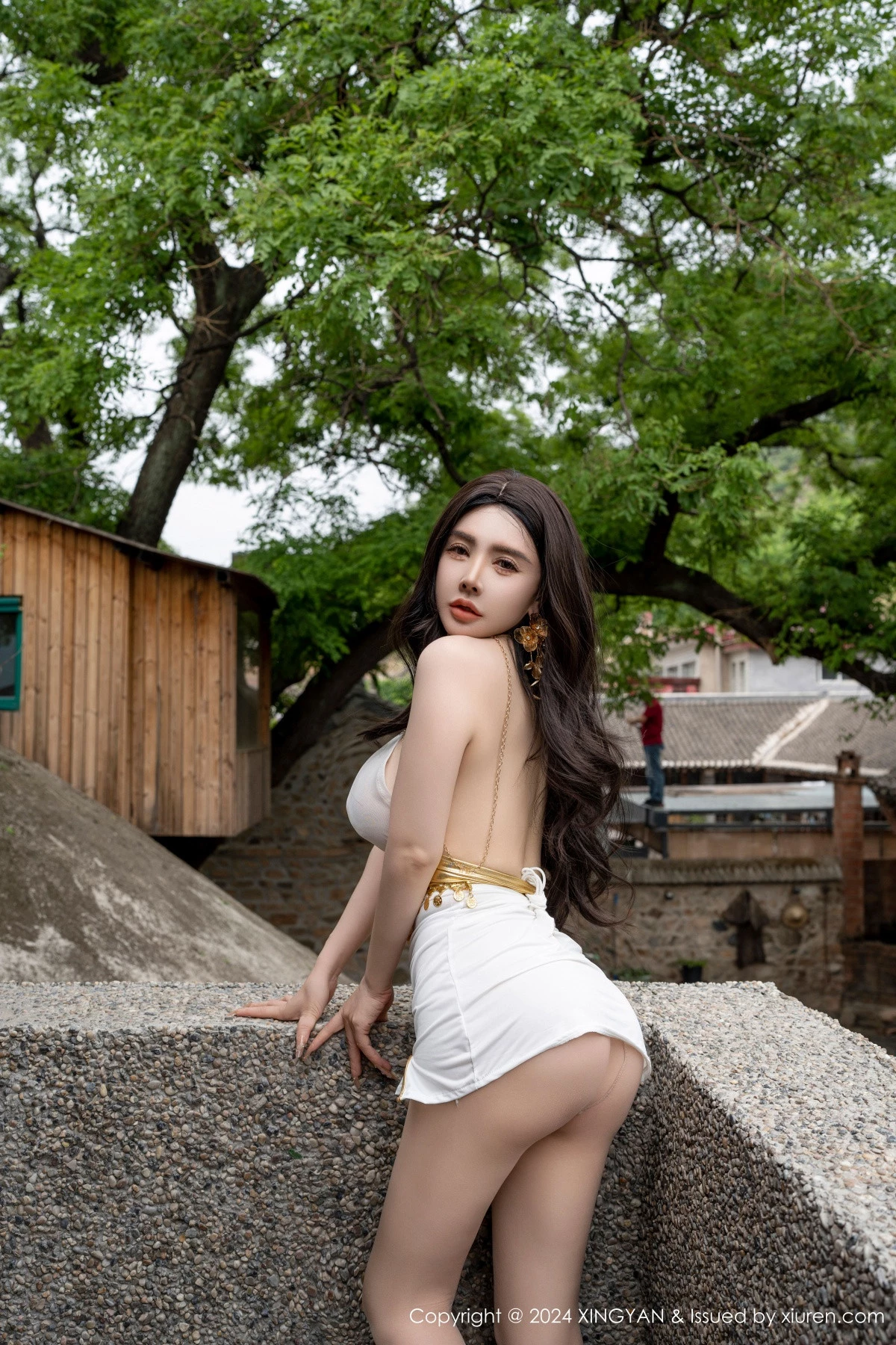 秀人集.com_[XINGYAN星颜社]VOL.238_模特潘思沁性感白色轻透连衣短裙配原色丝袜秀丰满身材诱惑写真82P