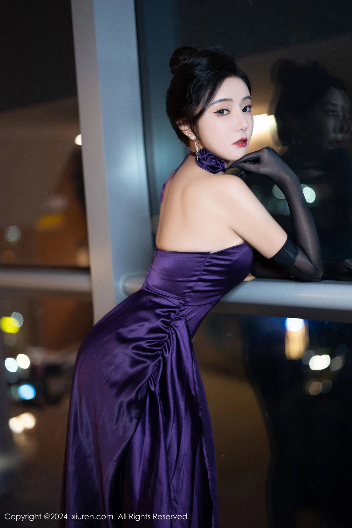 秀人集.com_[XiuRen秀人网]No.8698_女神王馨瑶yanni性感紫色露肩连衣裙配紫丝袜秀完美身材诱惑写真80P