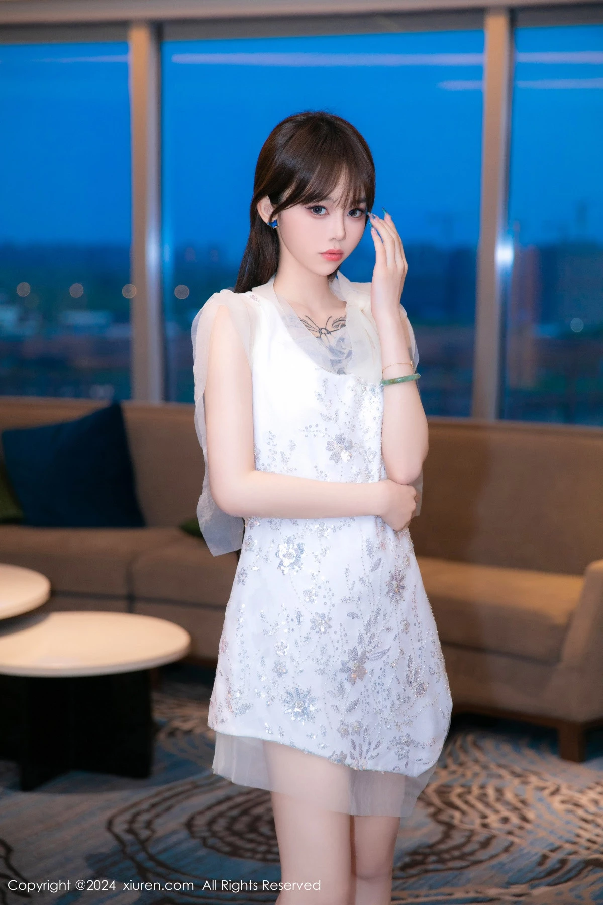 秀人集.com_[XiuRen秀人网]No.8696_模特奶瓶性感白色连衣短裙露粉色情趣内衣秀曼妙身姿诱惑写真81P