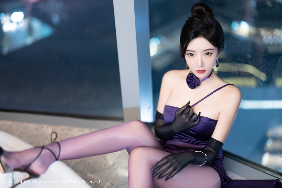 秀人集.com_[XiuRen秀人网]No.8698_女神王馨瑶yanni性感紫色露肩连衣裙配紫丝袜秀完美身材诱惑写真80P