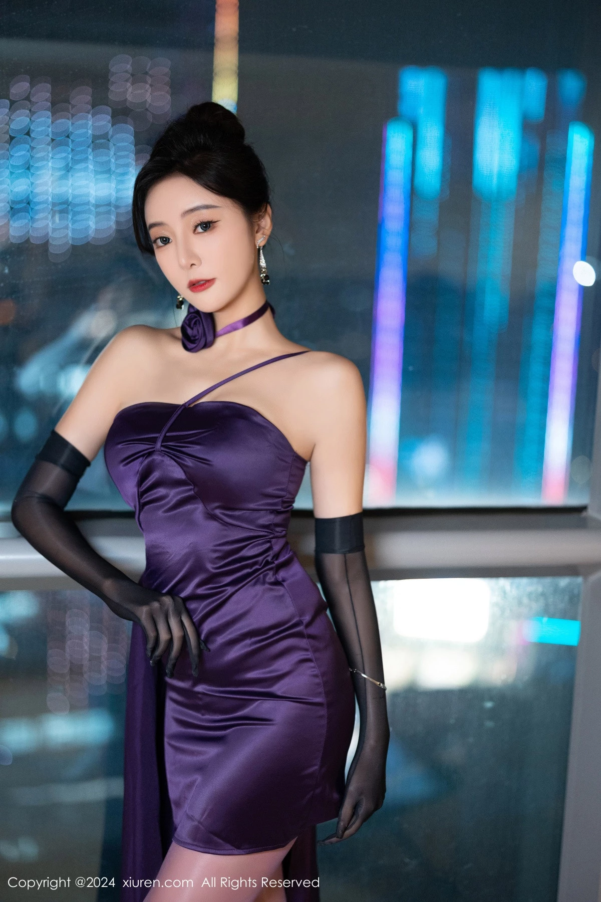 秀人集.com_[XiuRen秀人网]No.8698_女神王馨瑶yanni性感紫色露肩连衣裙配紫丝袜秀完美身材诱惑写真80P