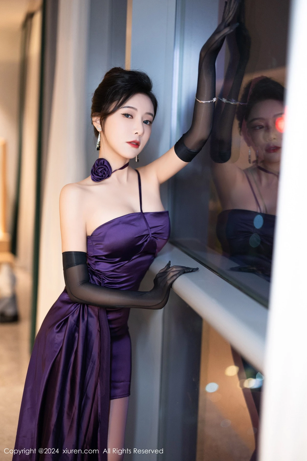 秀人集.com_[XiuRen秀人网]No.8698_女神王馨瑶yanni性感紫色露肩连衣裙配紫丝袜秀完美身材诱惑写真80P