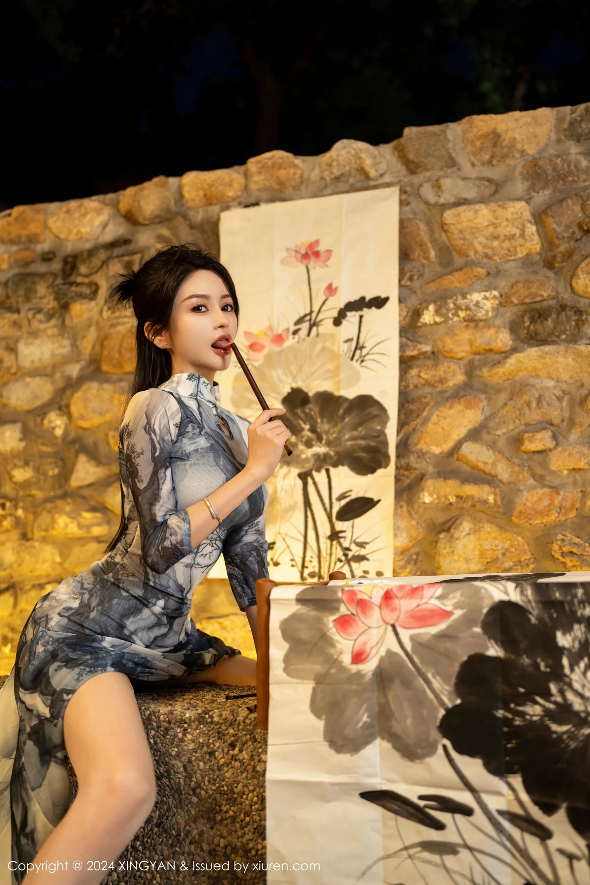 秀人集.com_[XINGYAN星颜社]VOL.247_模特林幼一性感带图案旗袍配超薄无内肉丝秀翘臀美腿诱惑写真81P