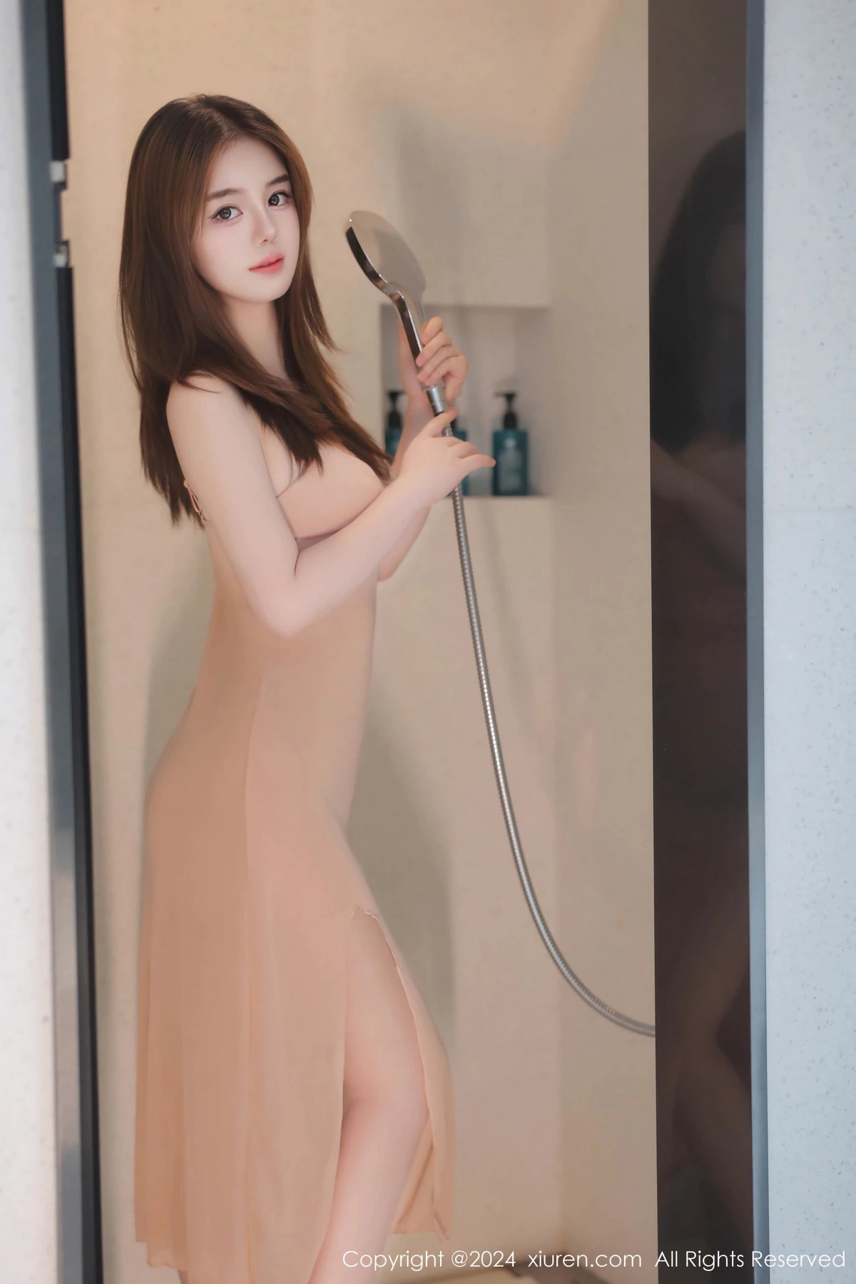 秀人集.com_[XiuRen秀人网]No.8770_模特白乐乐浴室场景性感橙色服饰配超薄肉丝秀完美身材诱惑写真89P