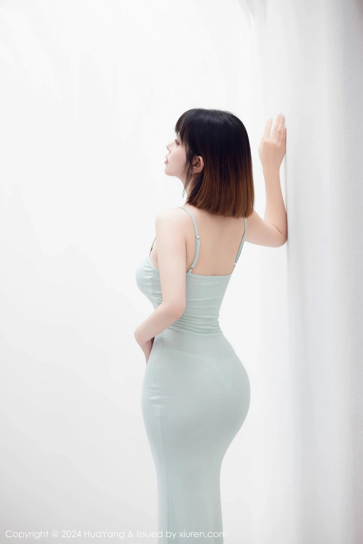 秀人集.com_[HuaYang花漾]Vol.586_女神王雨纯性感淡绿色露肩连衣长裙半脱秀丰腴身姿撩人诱惑写真94P