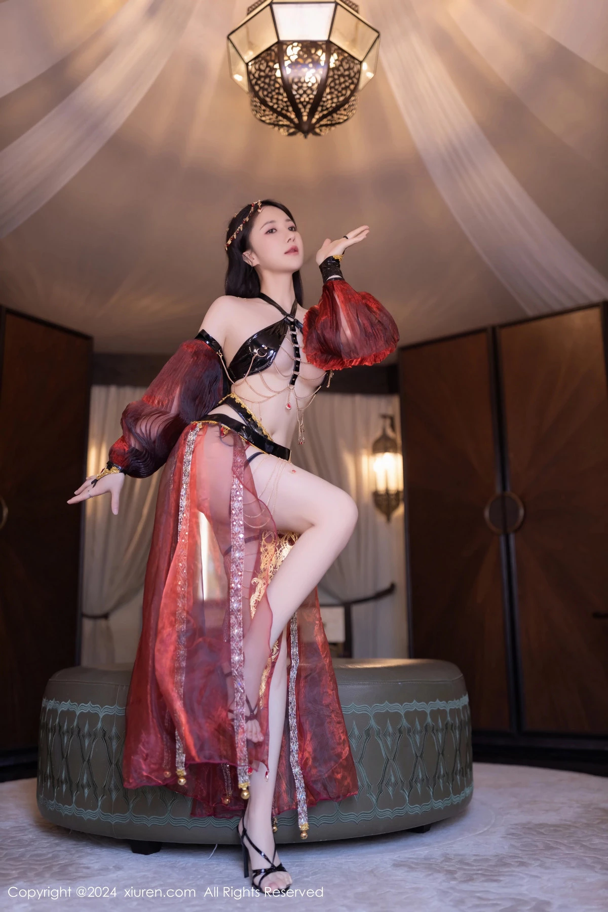 秀人集.com_[XiuRen秀人网]No.8778_模特鱼子酱Fish性感舞娘薄纱露黑色情趣内衣秀完美身材诱惑写真80P