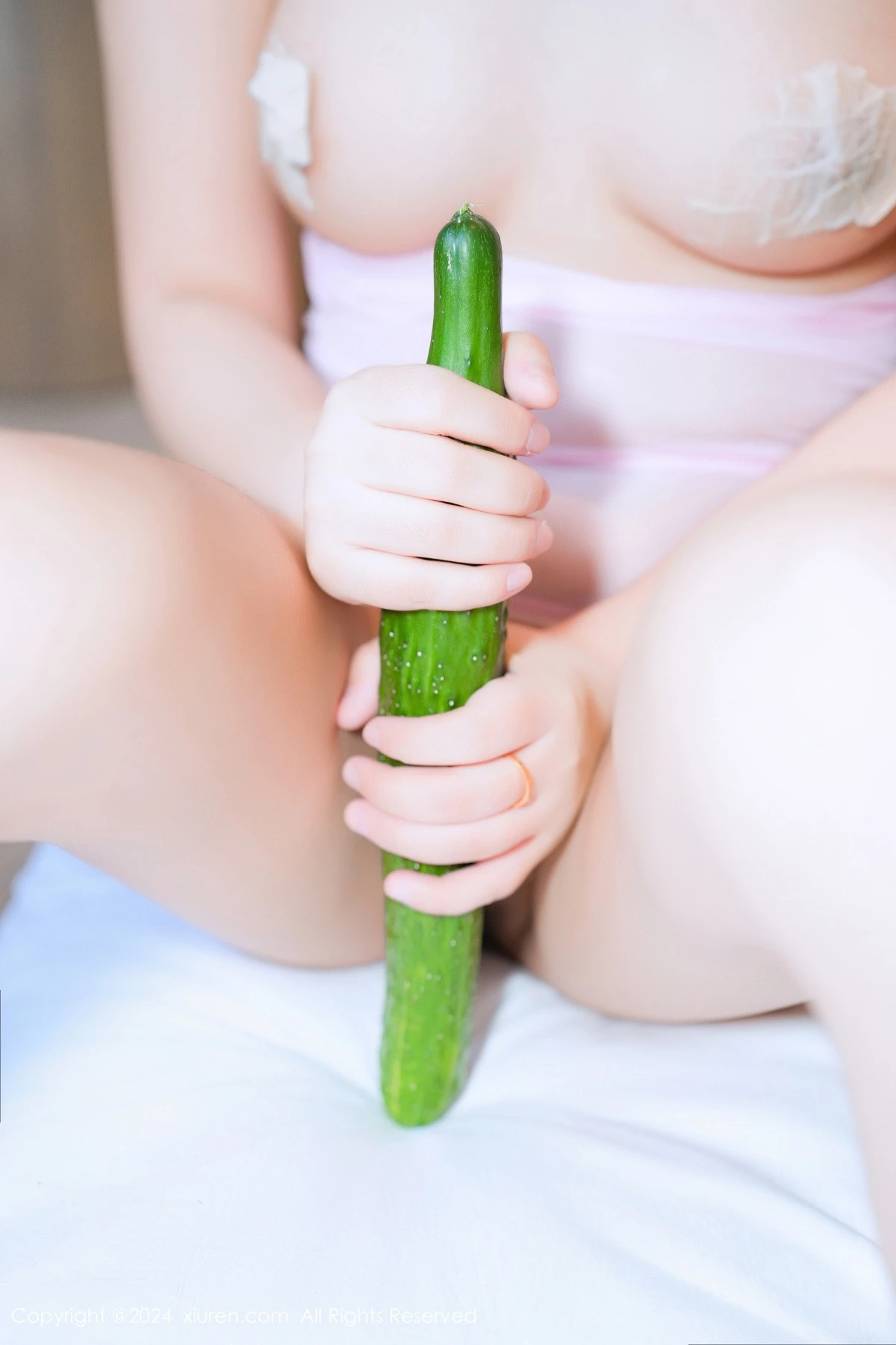 秀人集.com_[XiuRen秀人网]No.8790_模特徐若兮性感粉色薄透连体服饰配粉色丝袜秀曼妙身姿诱惑写真82P