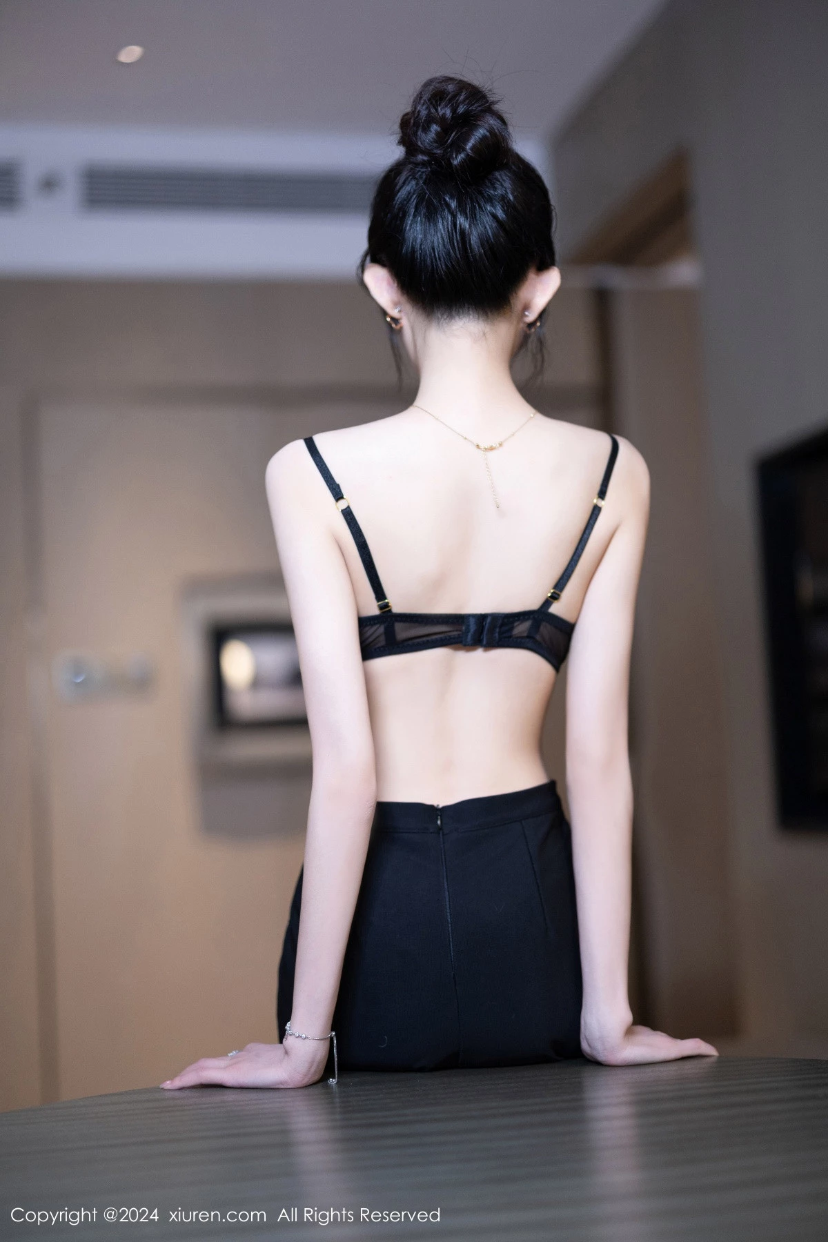 秀人集.com_[XiuRen秀人网]No.8791_模特程程程性感黑色OL服饰露黑色蕾丝内衣配黑丝吊袜诱惑写真101P