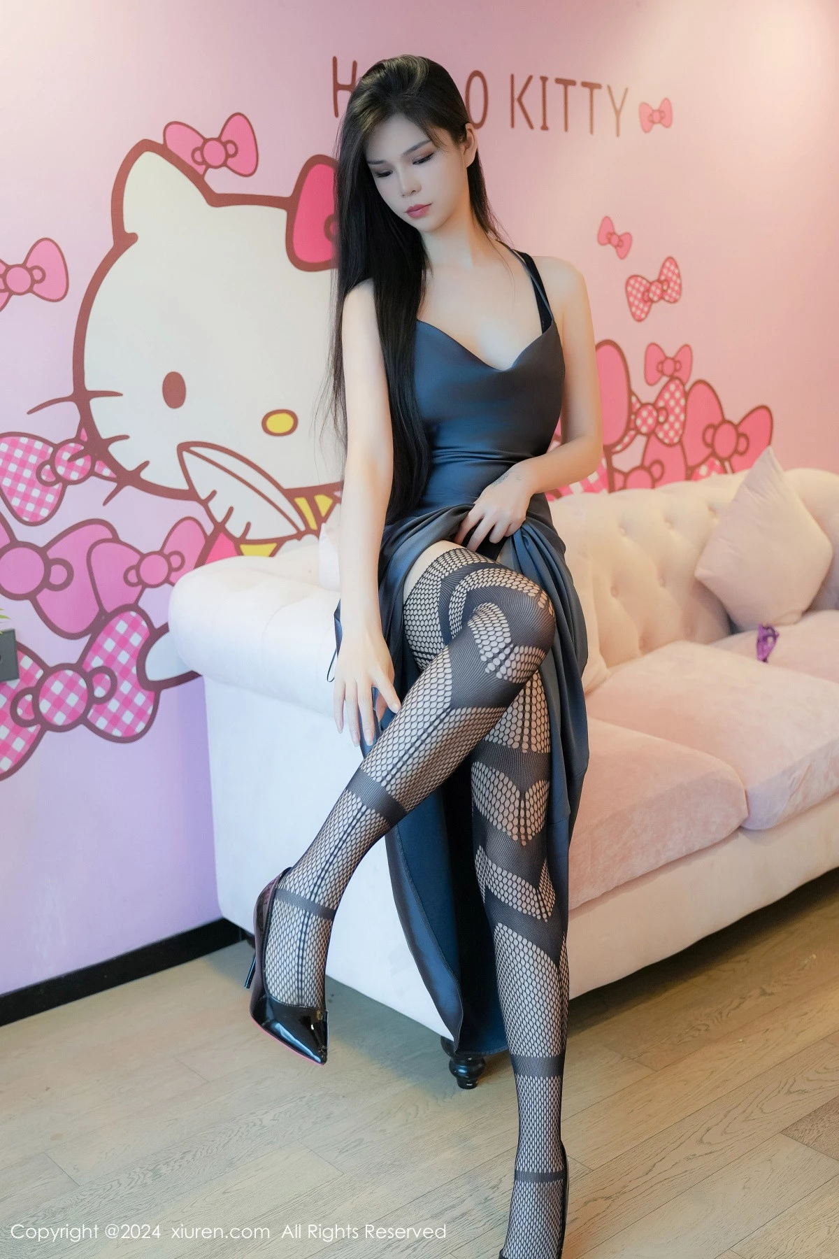 秀人集.com_[XiuRen秀人网]No.8795_模特雪糕CiCi性感紫色长裙露缕空连体黑丝秀完美身材诱惑写真98P