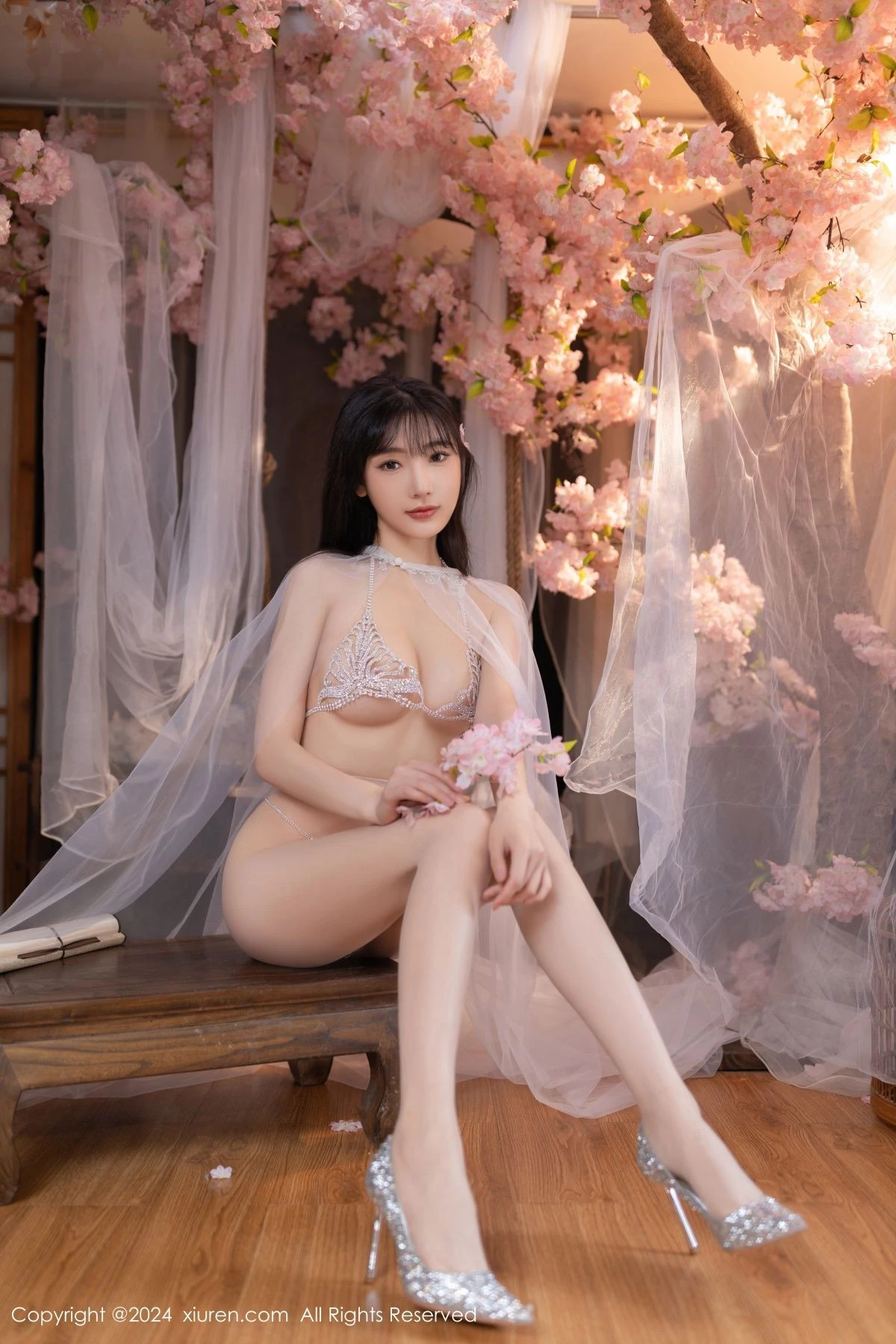 秀人集.com_[XiuRen秀人网]No.8807_模特陆萱萱性感白色轻透网纱配白色珍珠内衣秀惹火身材诱惑写真80P