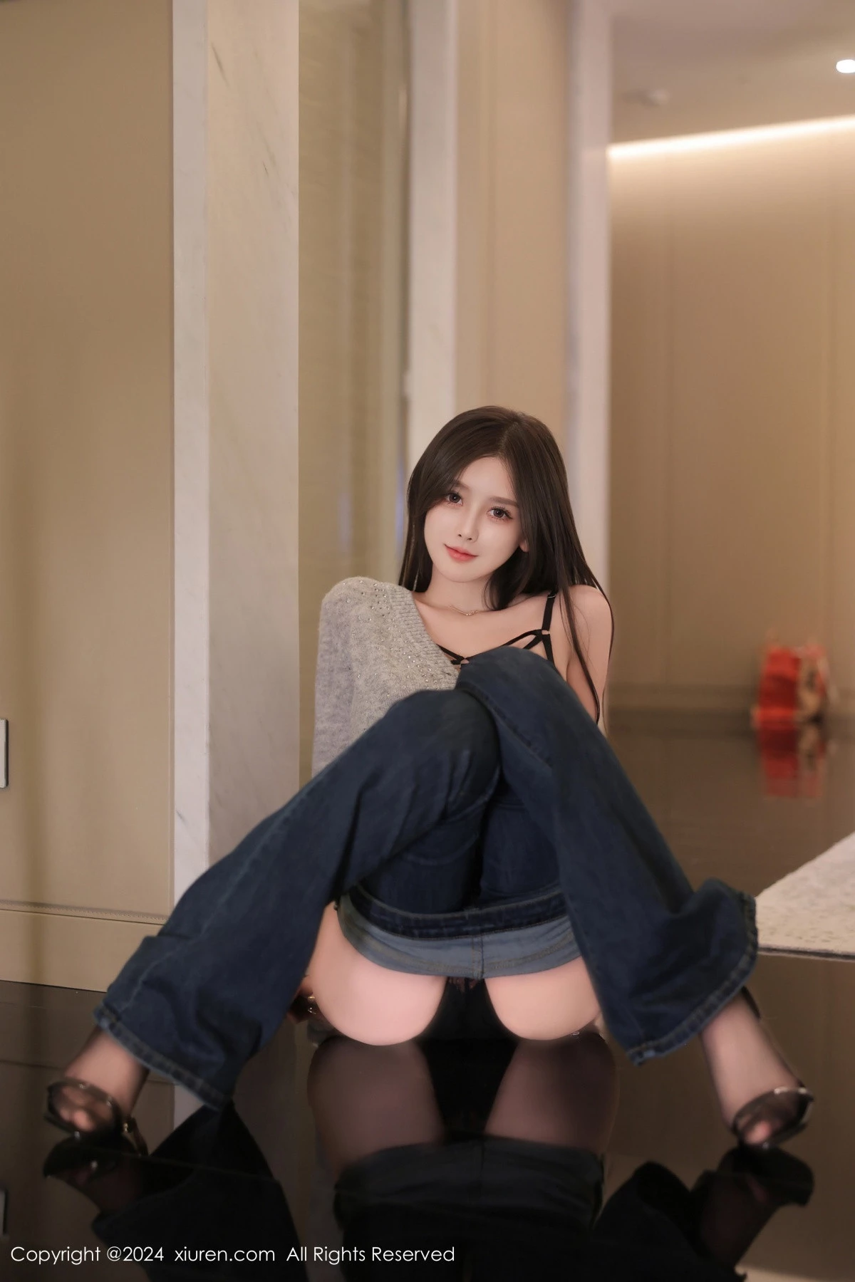 秀人集.com_[XiuRen秀人网]No.8806_模特奶喵喵灰色上衣露性感黑色蕾丝情趣内衣秀丰满身材诱惑写真81P