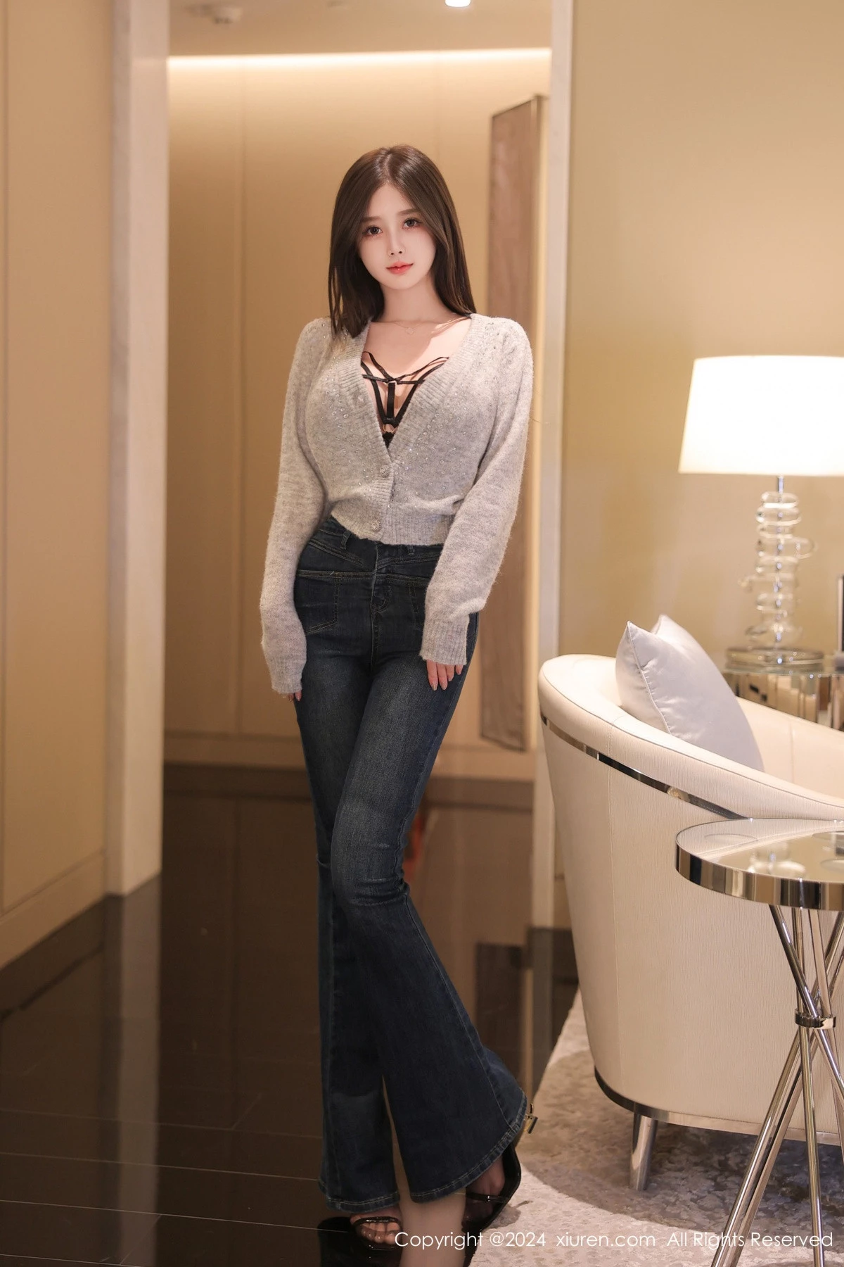 秀人集.com_[XiuRen秀人网]No.8806_模特奶喵喵灰色上衣露性感黑色蕾丝情趣内衣秀丰满身材诱惑写真81P