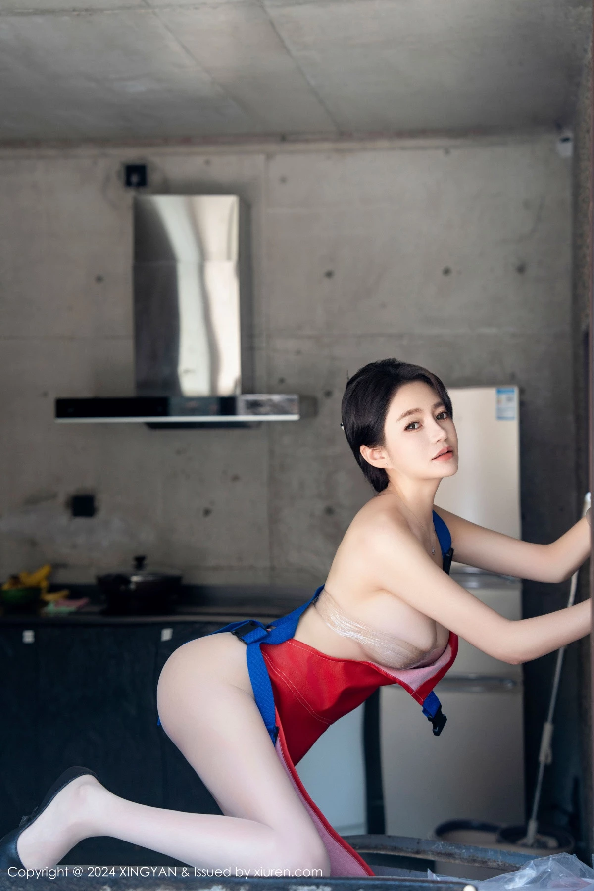 秀人集.com_[XINGYAN星颜社]VOL.253_模特林幼一厨房场景性感红色围裙配白丝袜秀丰腴身姿诱惑写真81P