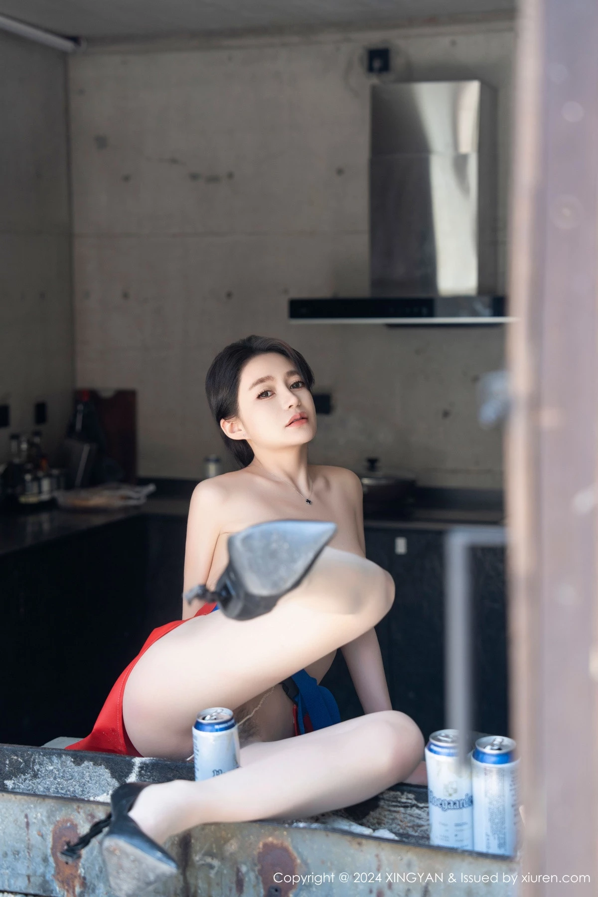 秀人集.com_[XINGYAN星颜社]VOL.253_模特林幼一厨房场景性感红色围裙配白丝袜秀丰腴身姿诱惑写真81P