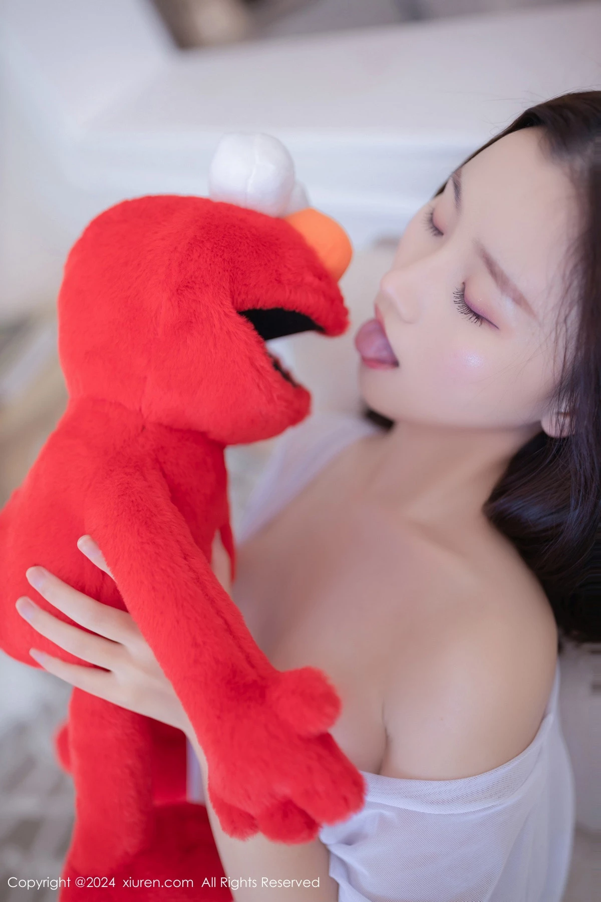 秀人集.com_[XiuRen秀人网]No.8834_模特杏子Yada白色轻透连衣短裙配超薄肉丝秀曼妙身姿诱惑写真84P