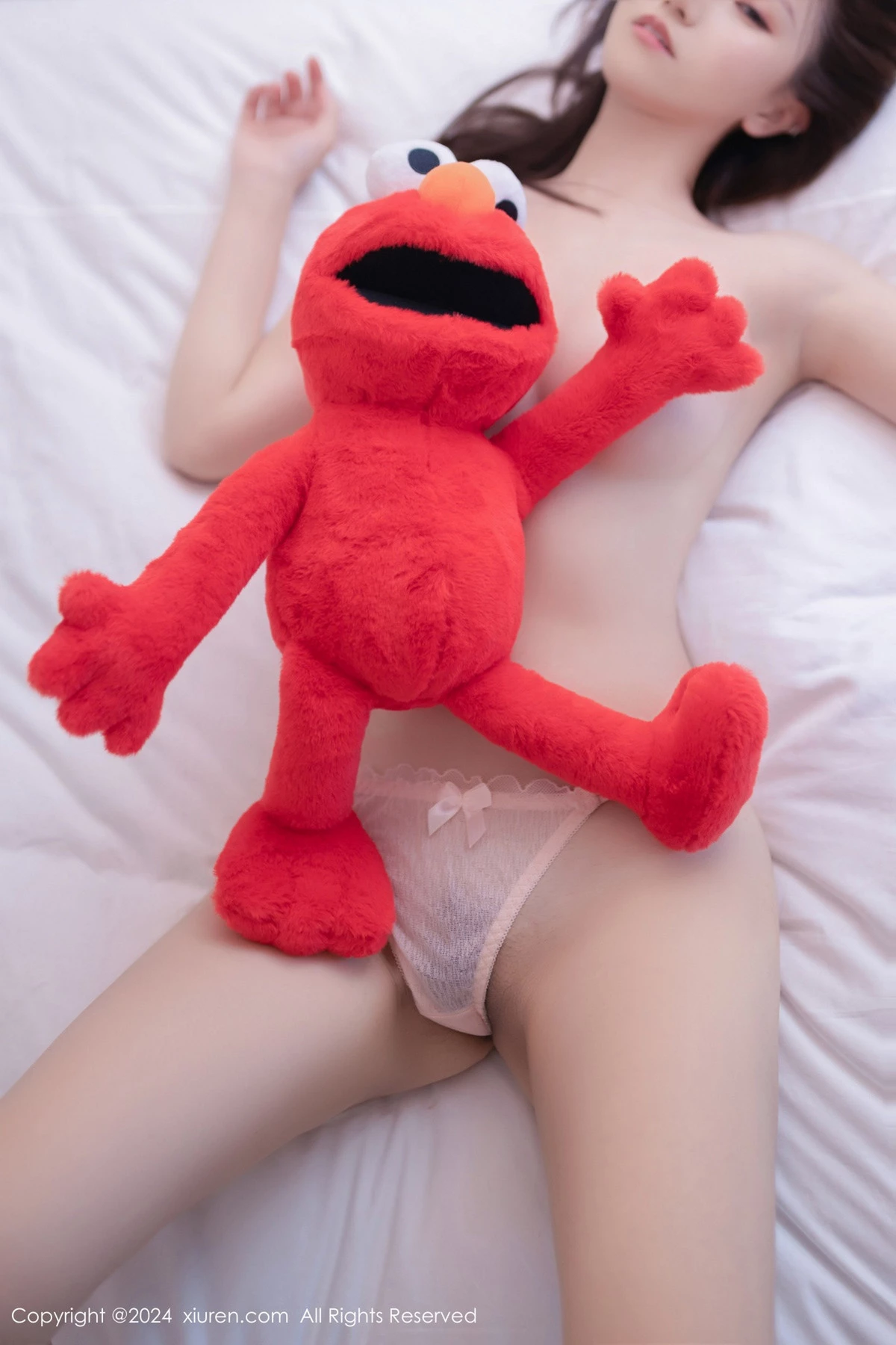 秀人集.com_[XiuRen秀人网]No.8834_模特杏子Yada白色轻透连衣短裙配超薄肉丝秀曼妙身姿诱惑写真84P