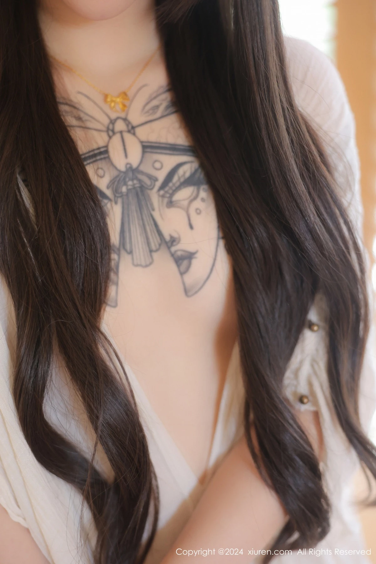 秀人集.com_[XiuRen秀人网]No.8842_新人模特夏竹性感浅色连衣裙+白色薄纱服饰秀曼妙身姿诱惑写真83P