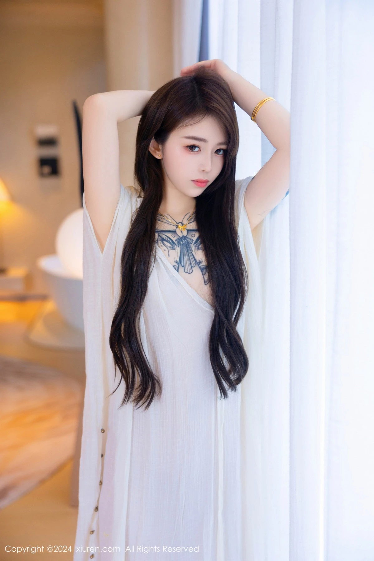 秀人集.com_[XiuRen秀人网]No.8842_新人模特夏竹性感浅色连衣裙+白色薄纱服饰秀曼妙身姿诱惑写真83P