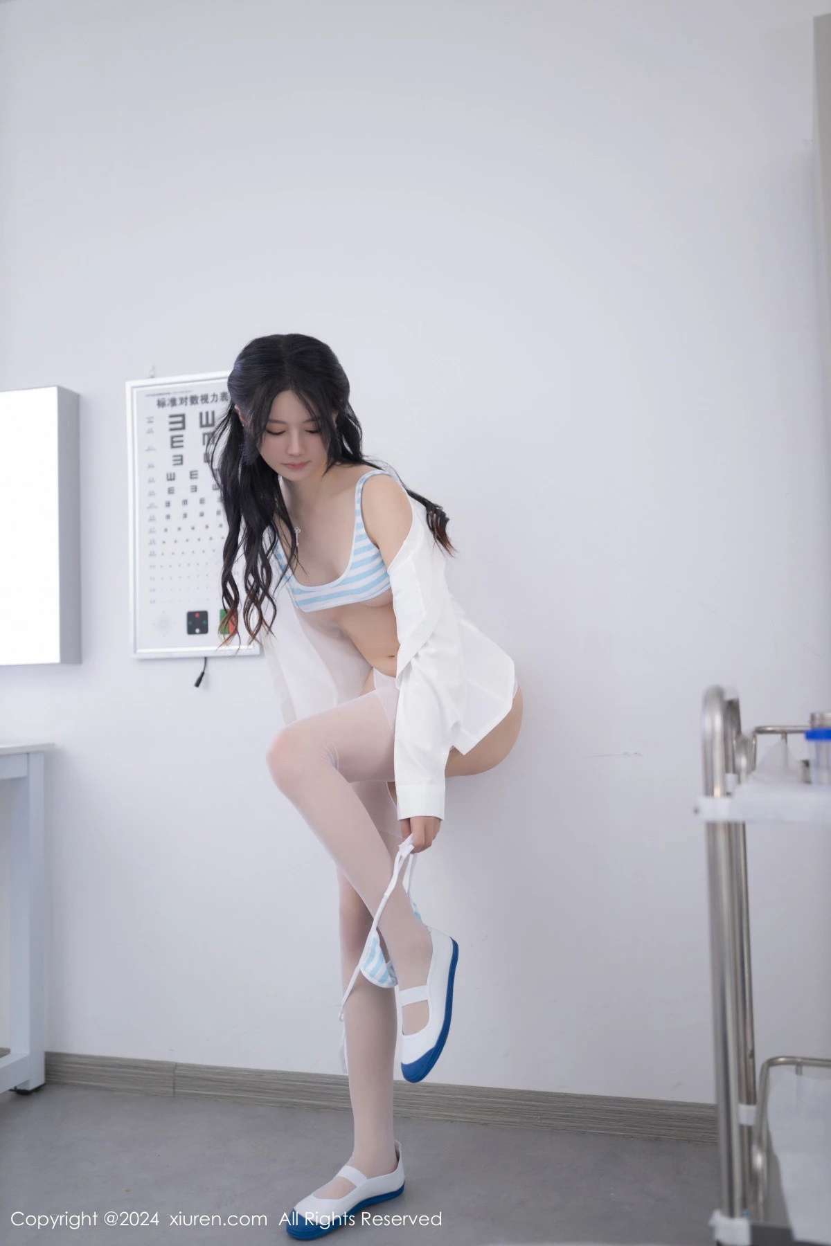 秀人集.com_[XiuRen秀人网]No.8852_模特幼幼私房性感白色JK制服配白色丝袜秀曼妙身姿惹火诱惑写真80P