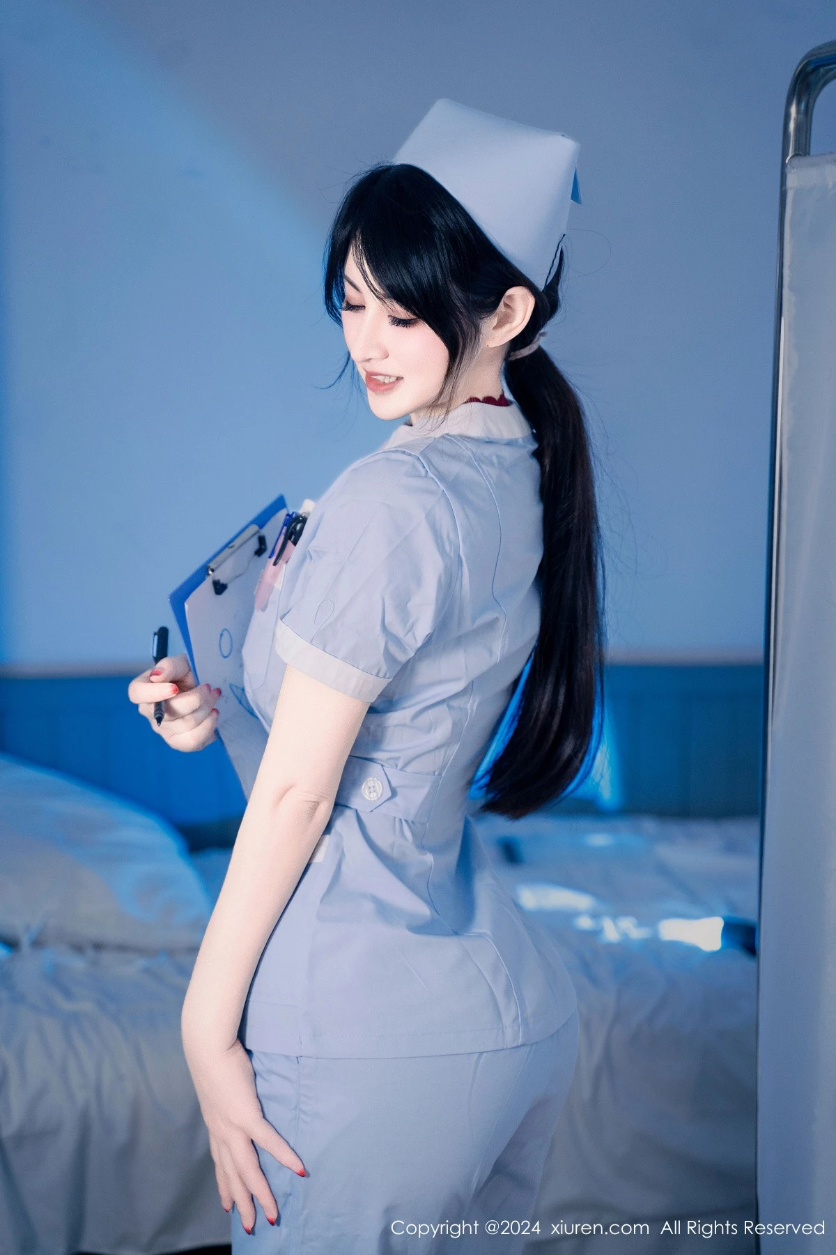 秀人集.com_[XiuRen秀人网]No.8859_模特诗诗kiki性感灰色护士服露红色蕾丝内衣秀丰满身材诱惑写真114P