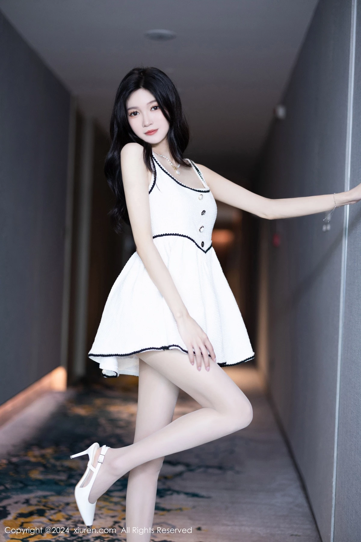 秀人集.com_[XiuRen秀人网]No.8861_模特程程程私房性感白色连衣短裙配白色丝袜秀曼妙身姿迷人写真83P