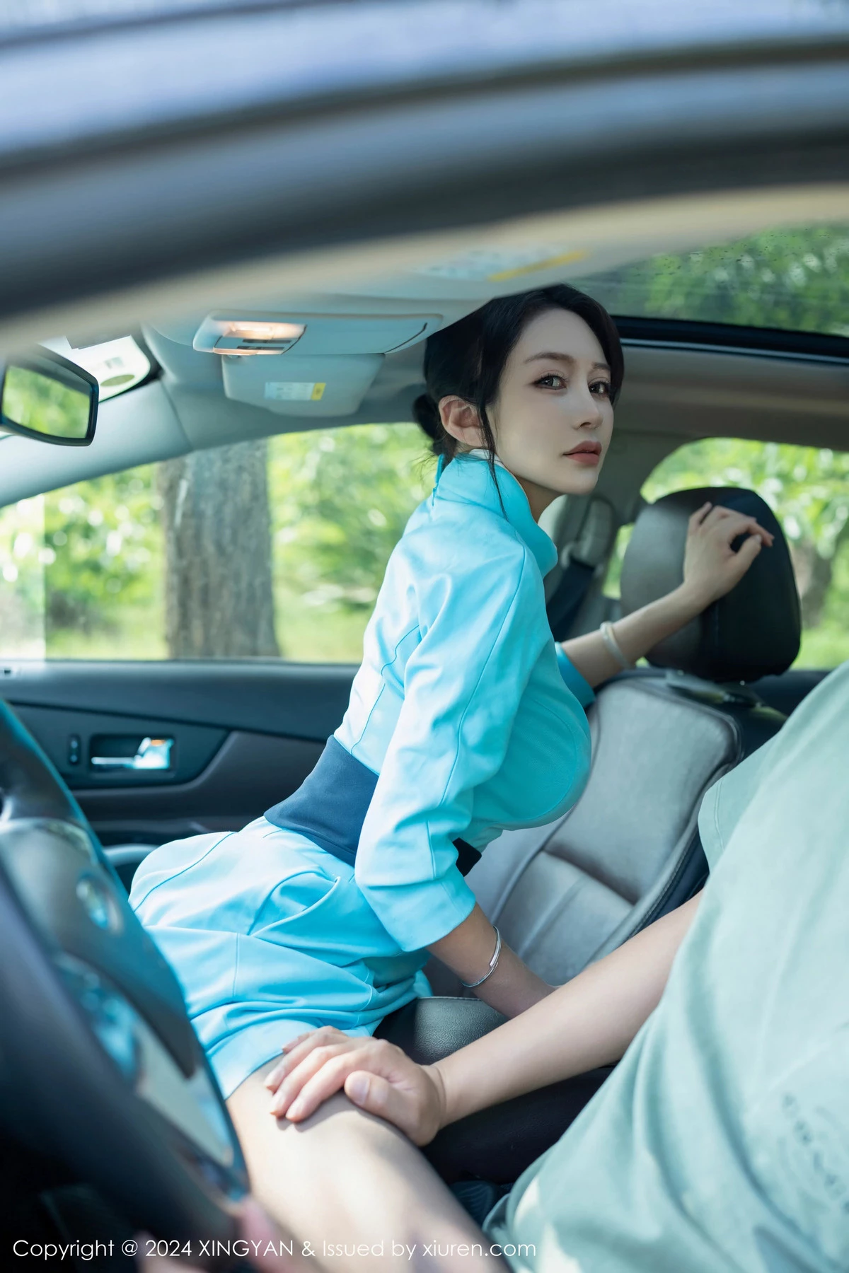 秀人集.com_[XINGYAN星颜社]VOL.244_模特林幼一性感蓝色制服露黑色情趣服饰配超薄黑丝魅惑写真79P