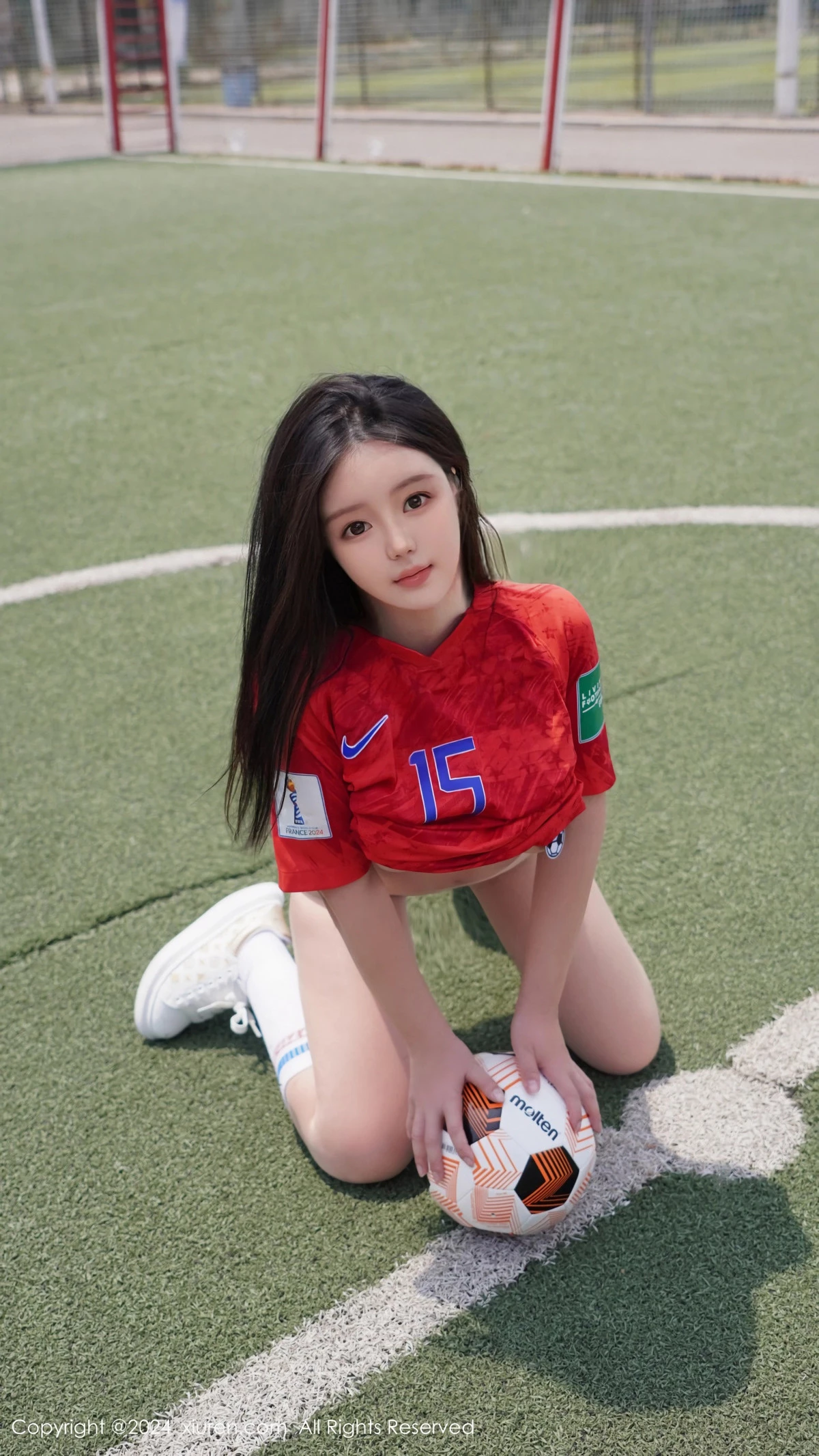 秀人集.com_[XiuRen秀人网]No.8733_模特小薯条nienie足球场景性感红色足球服饰秀曼妙身姿诱惑写真87P
