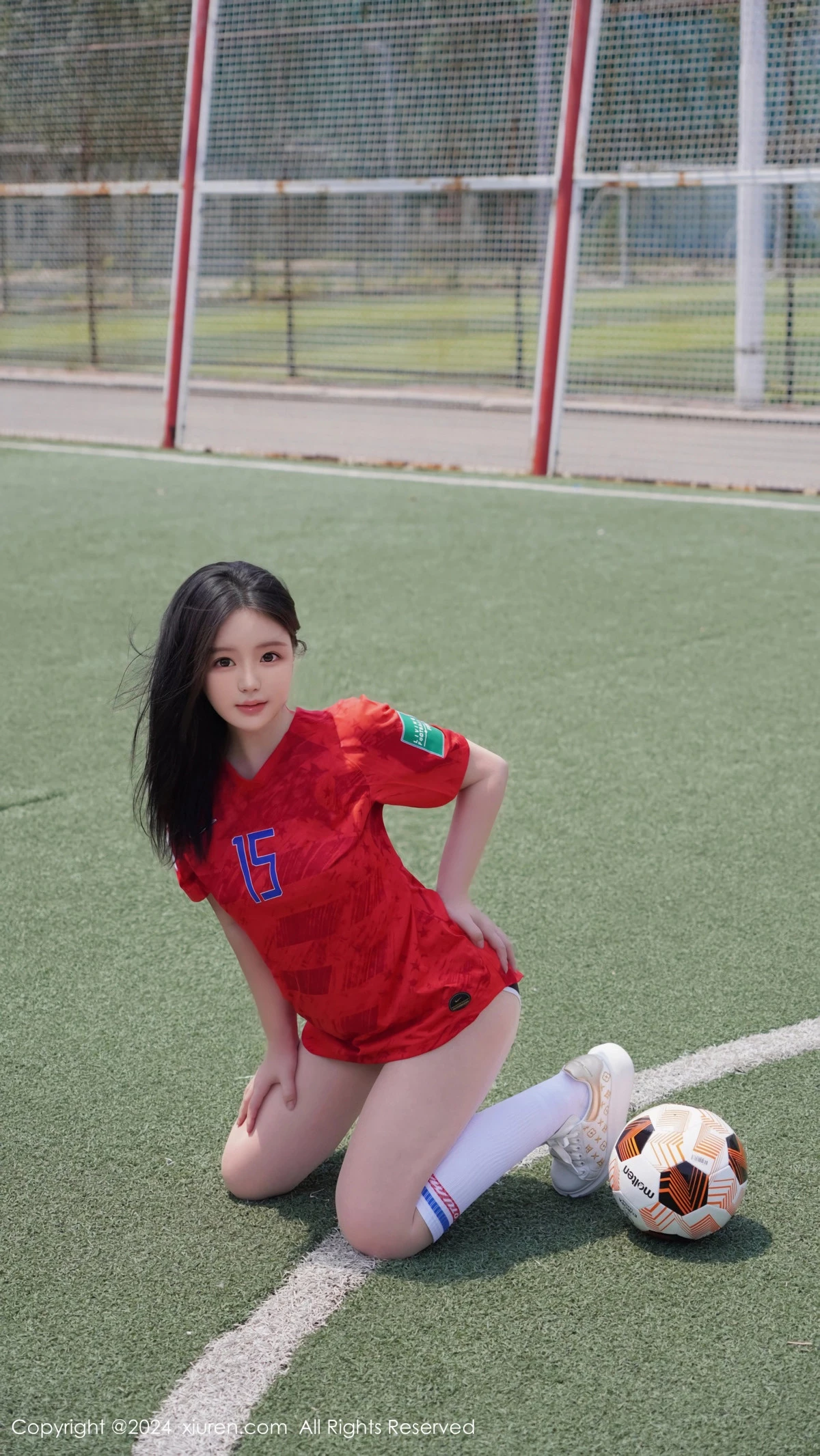 秀人集.com_[XiuRen秀人网]No.8733_模特小薯条nienie足球场景性感红色足球服饰秀曼妙身姿诱惑写真87P