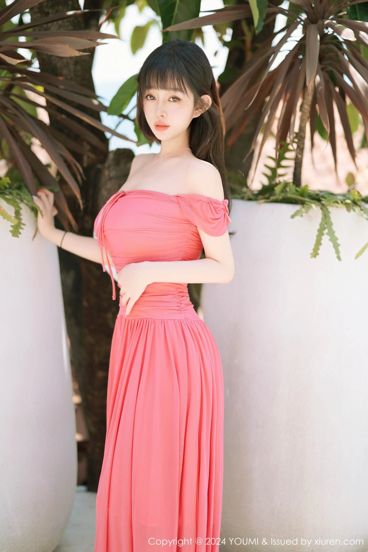 秀人集.com_[YouMi尤蜜荟]Vol.1077_女神王雨纯性感红色露肩连衣长裙配超薄肉丝秀曼妙身姿诱惑写真94P